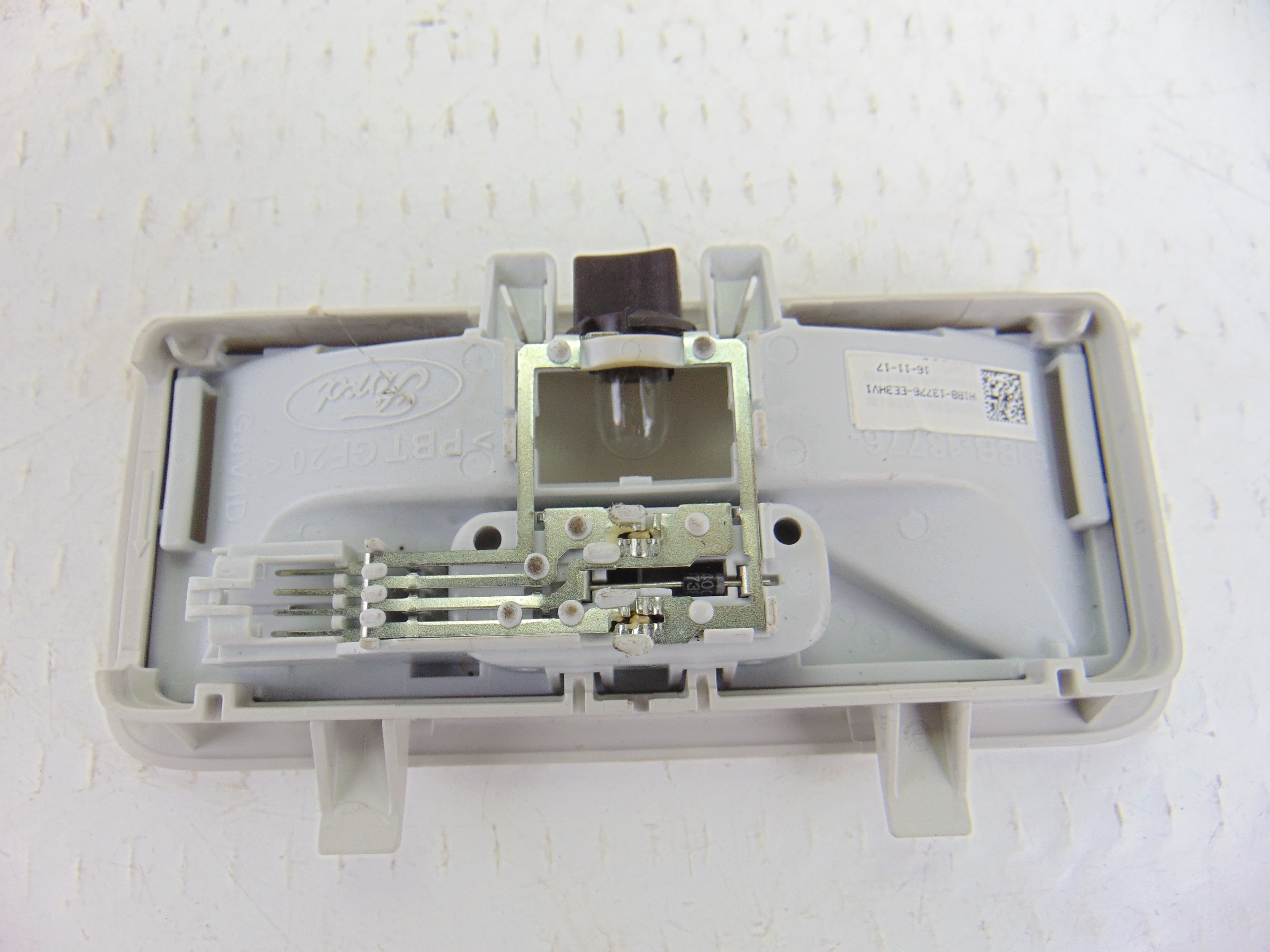 Luz interior, Ford Fiesta (CE1) Trend 2018, H1BB-13776-EE usado 2