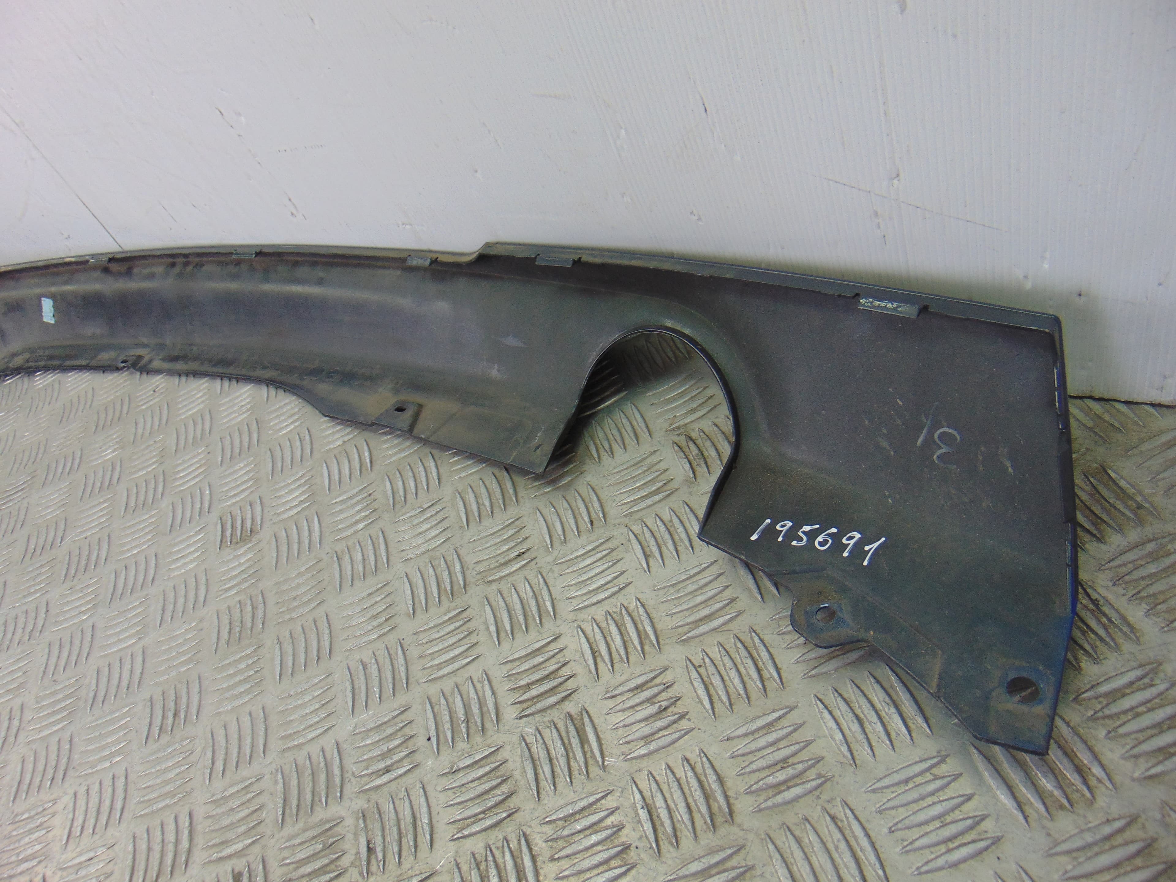 Spoiler paragolpes trasero, 15857711 usado 4