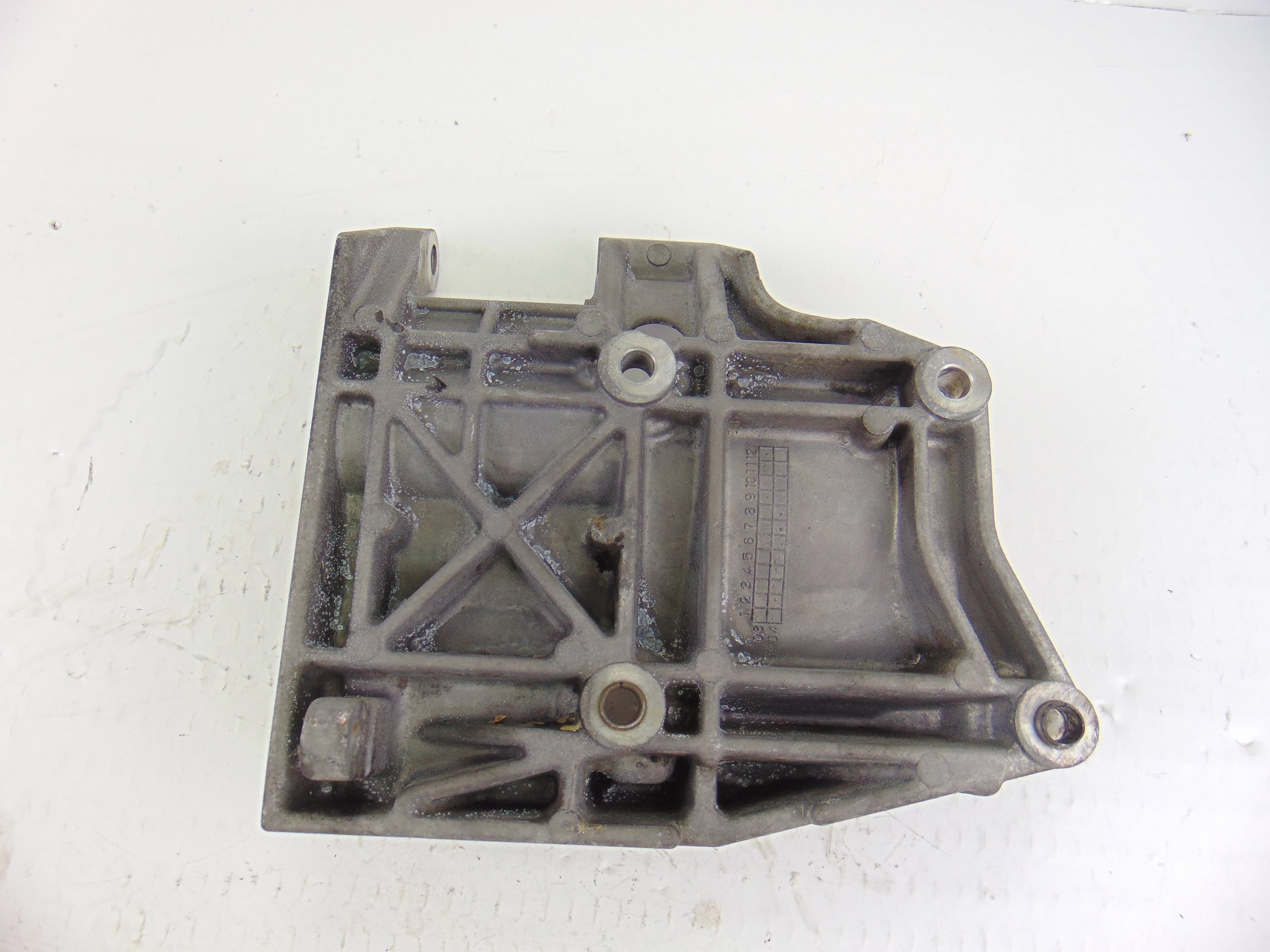 Soporte alternador, A6651550235 usado 2