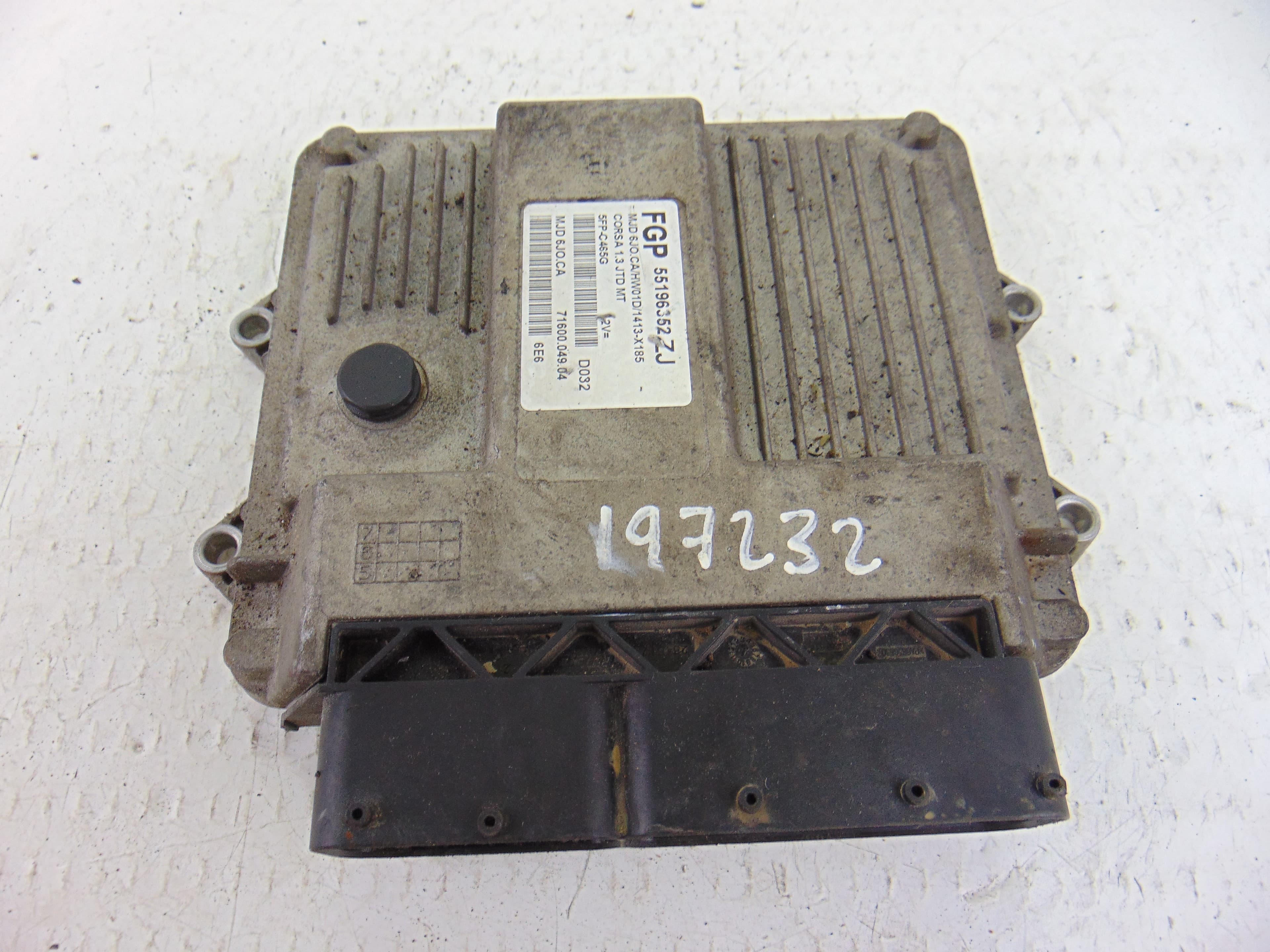 Centralita motor uce, Opel Corsa C Blue Line, 55196352 usado