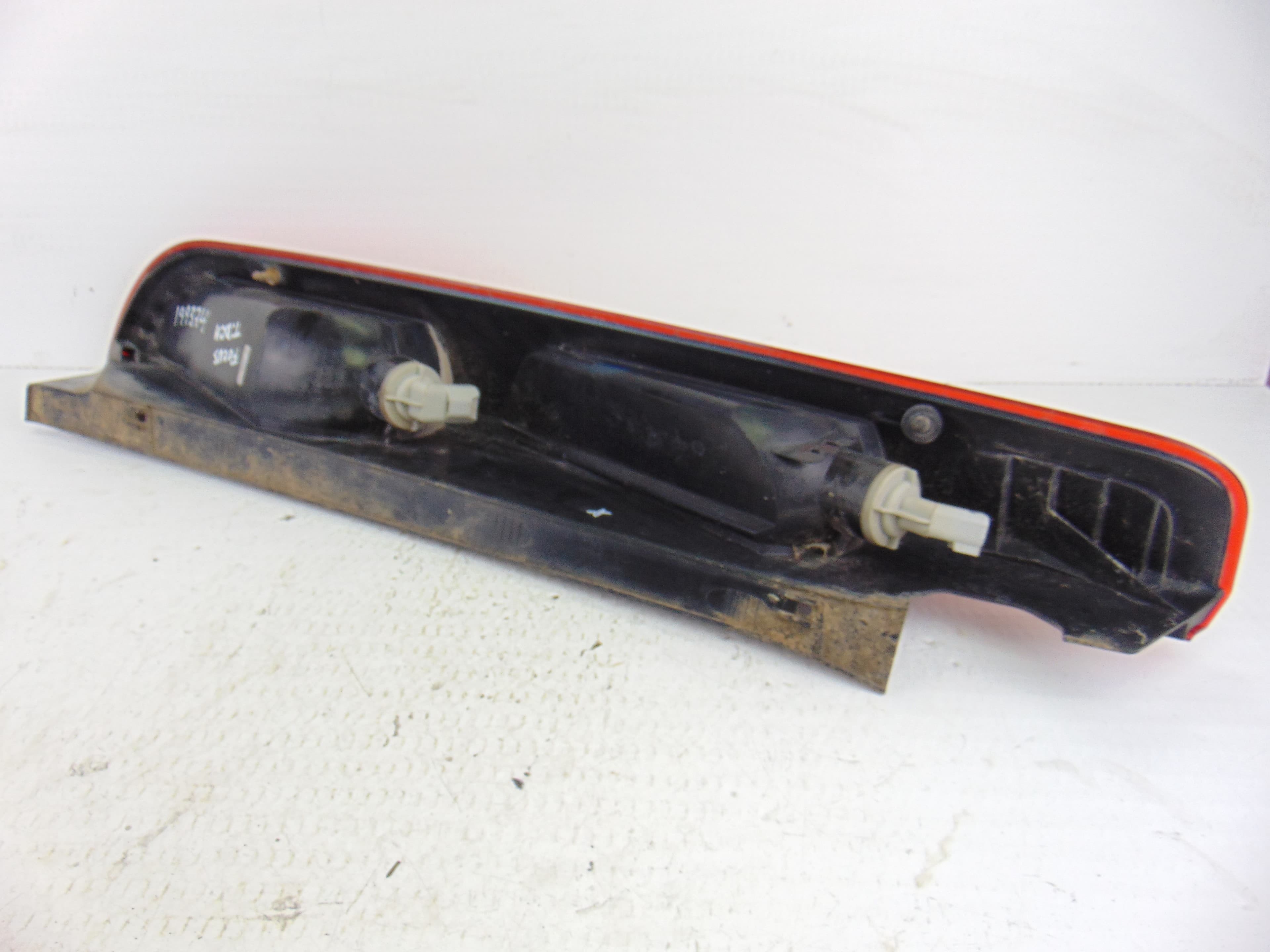 Piloto trasero derecho, Ford Focus Berlina (Cap) Trend 2005 usado 2