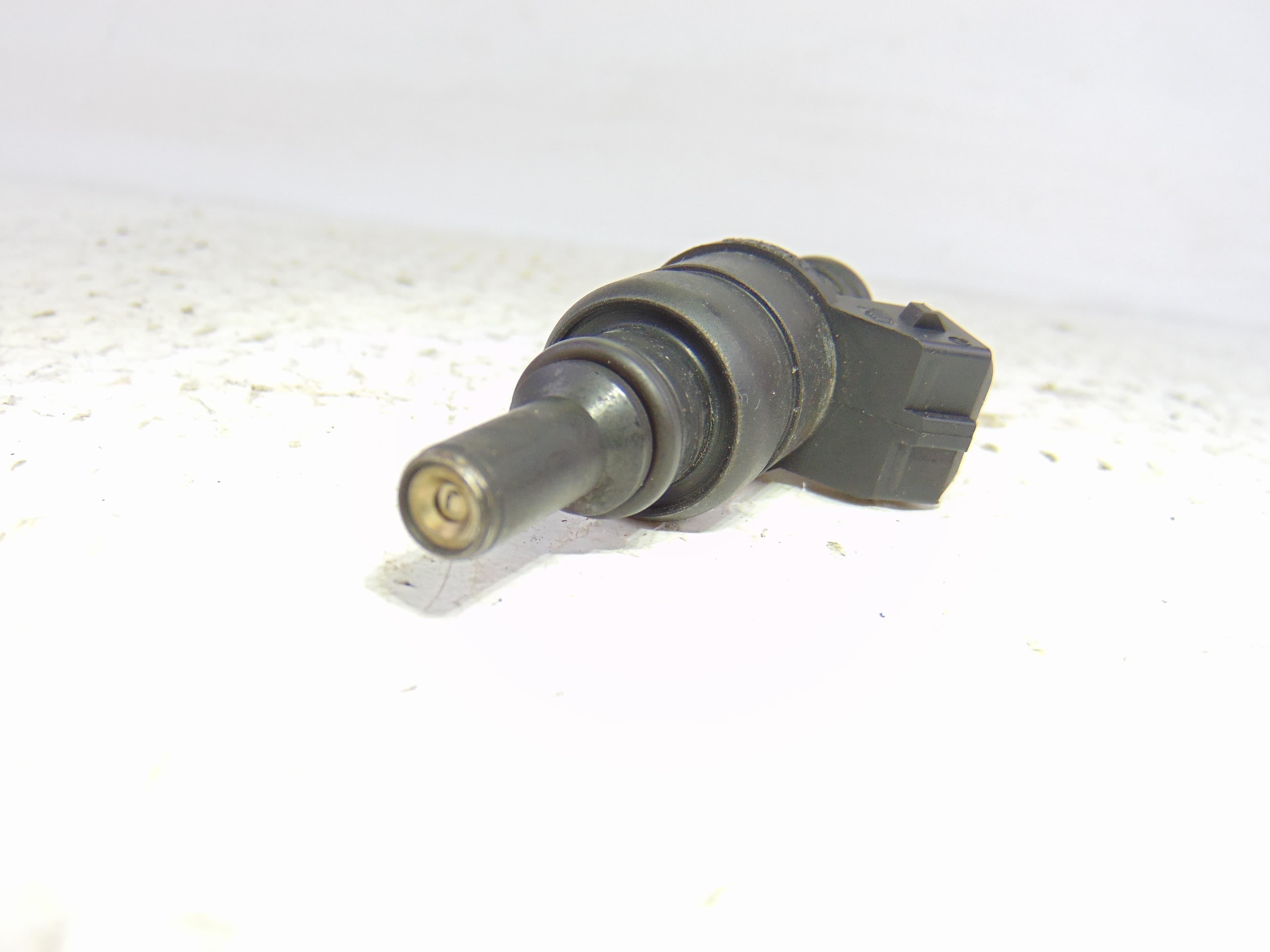 Inyector, BMW Serie 5 Berlina (E39) 525i 2001, 1427240 usado 4