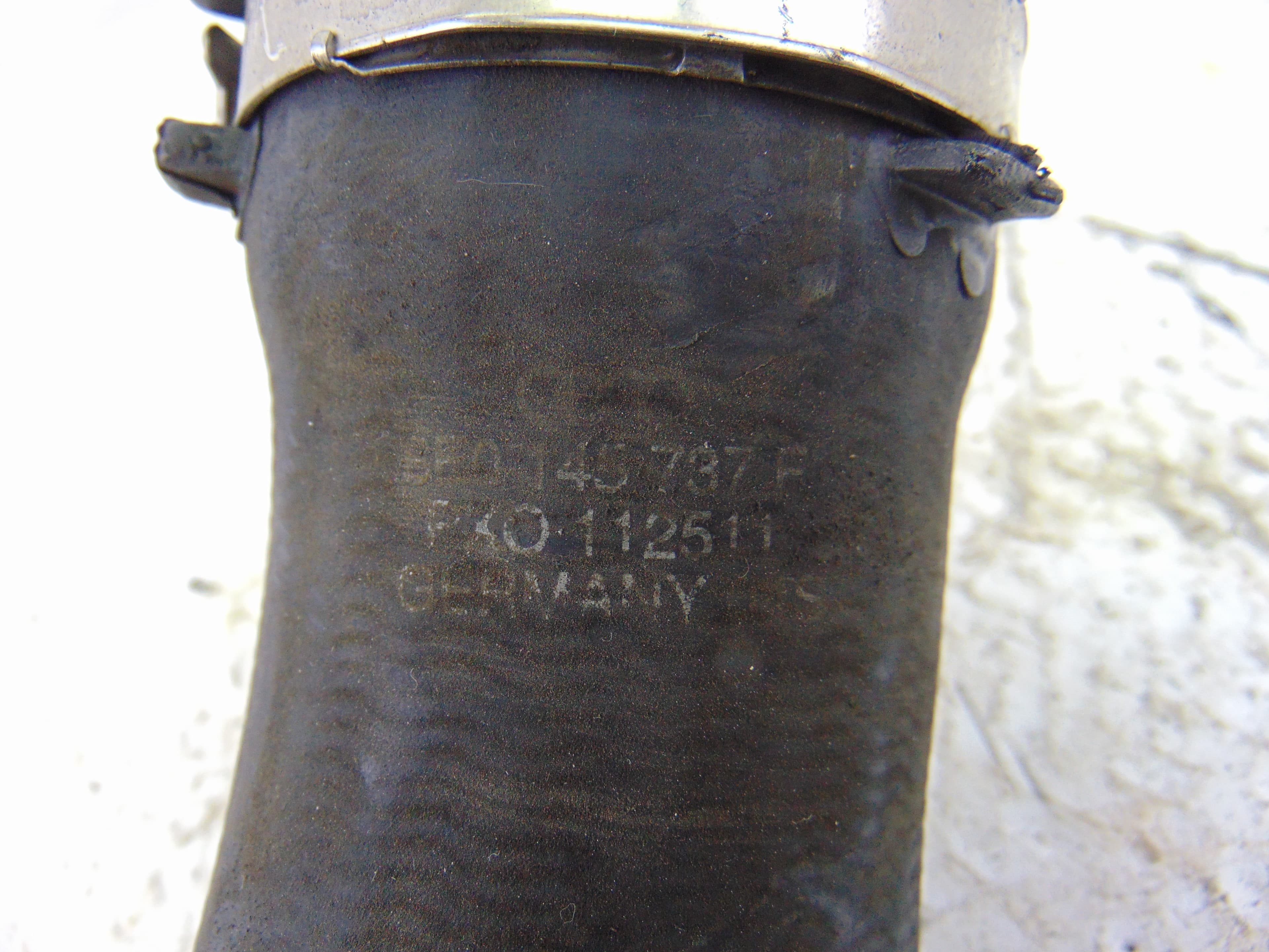 Tubo, 8E0145737F usado 3