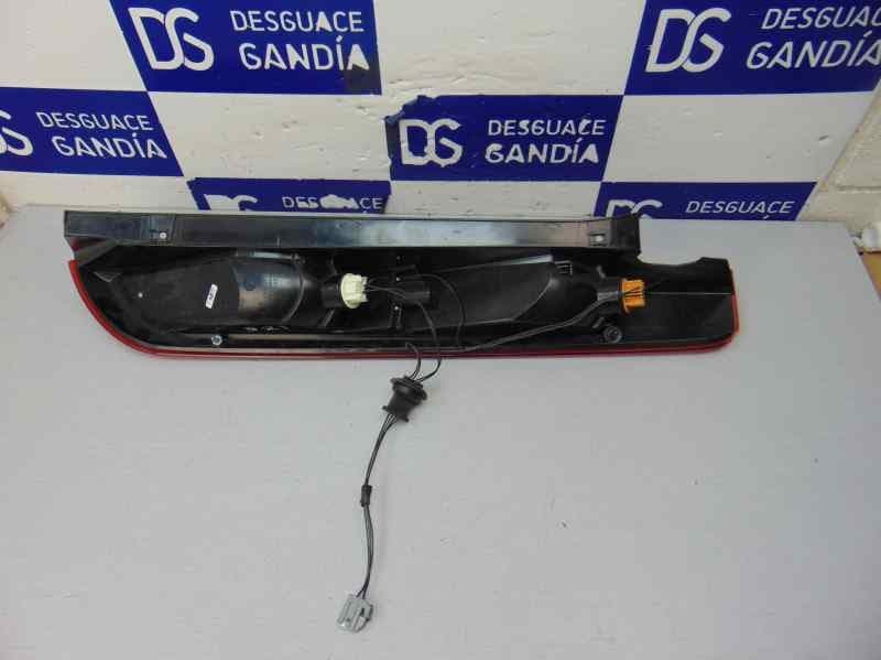 Piloto trasero izquierdo usado 3