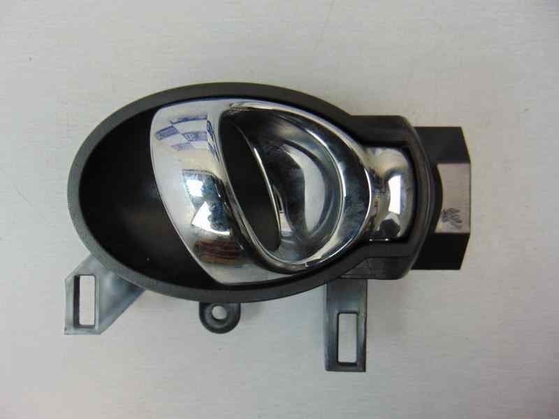 Maneta interior trasera derecha, Nissan Juke (F15E) Acenta 2013 usado