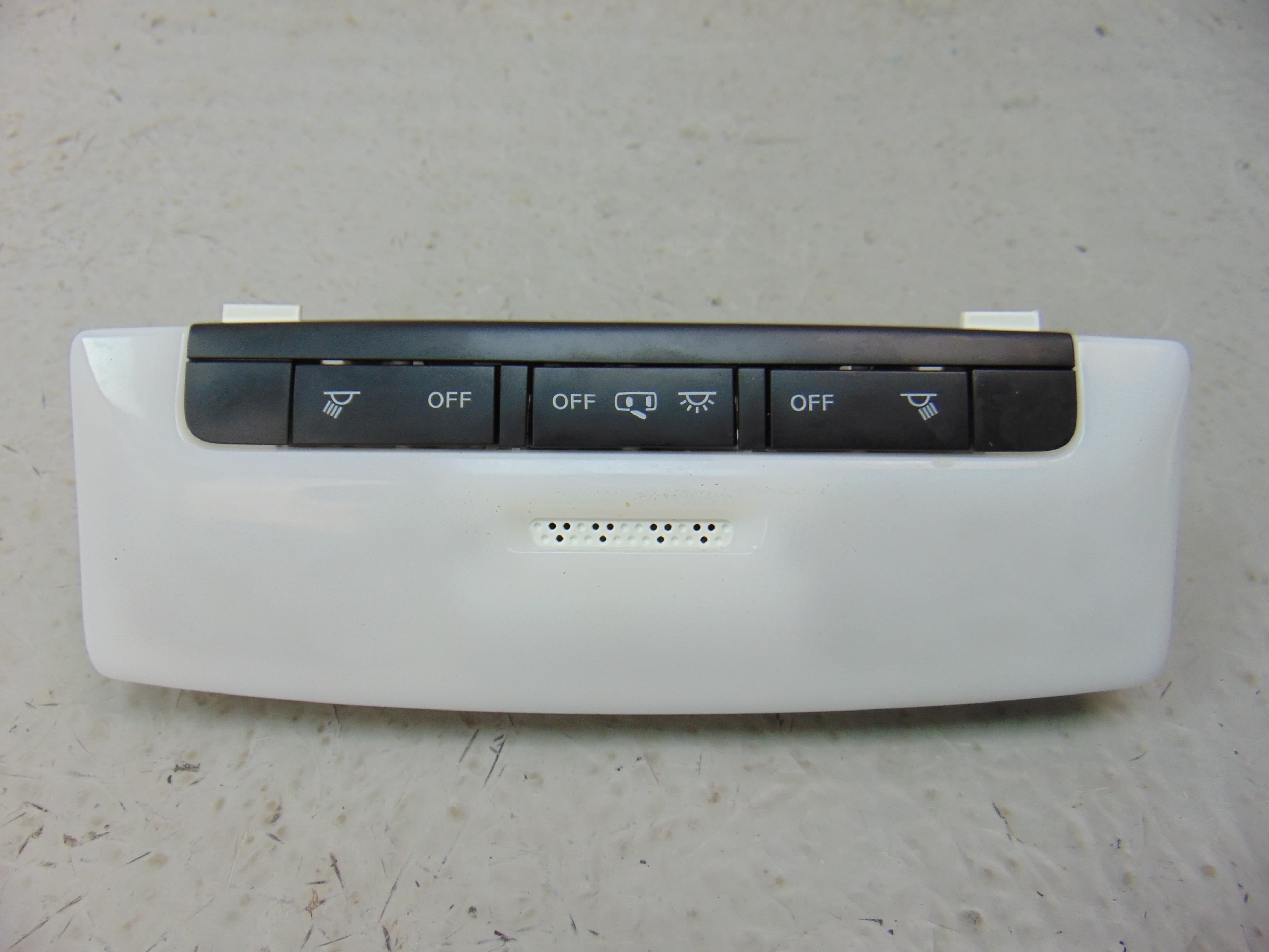 Luz interior, Nissan Micra (K14) Acenta 2019, 283365FA0A usado
