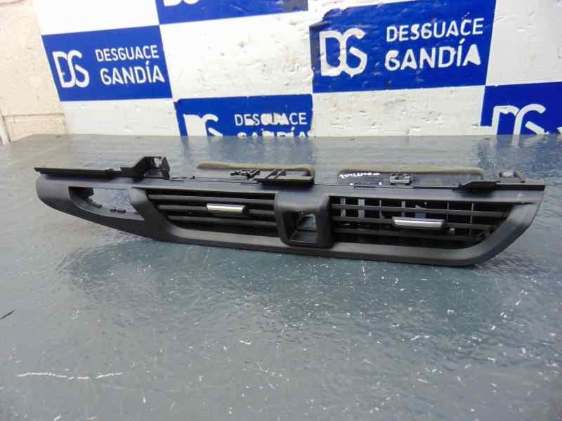 Rejilla aireadora, Nissan Micra (K14) Acenta 2019, Central usado