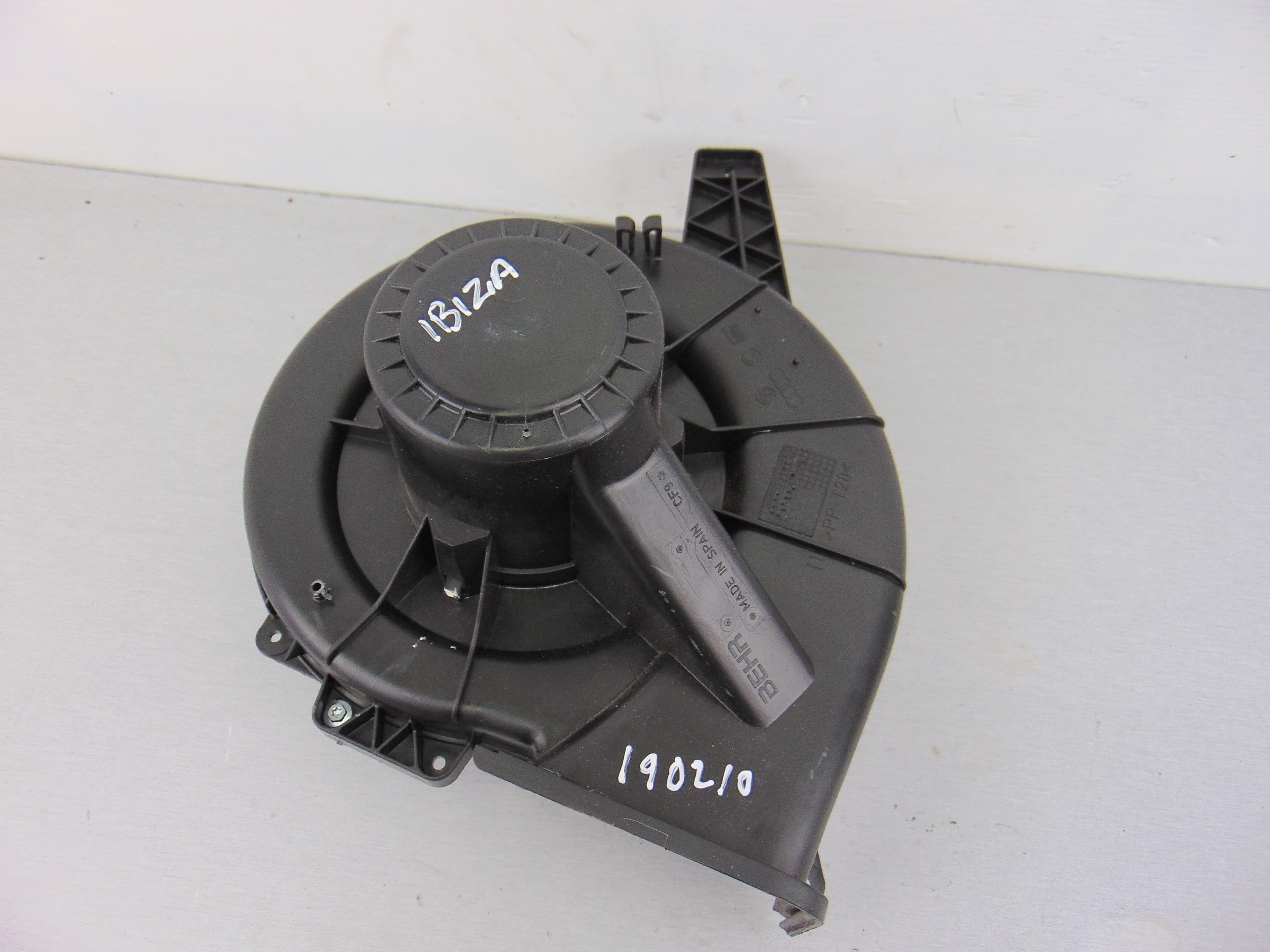 Motor calefaccion, Seat Ibiza St (6J8) Reference 2014, 6R1819015 usado