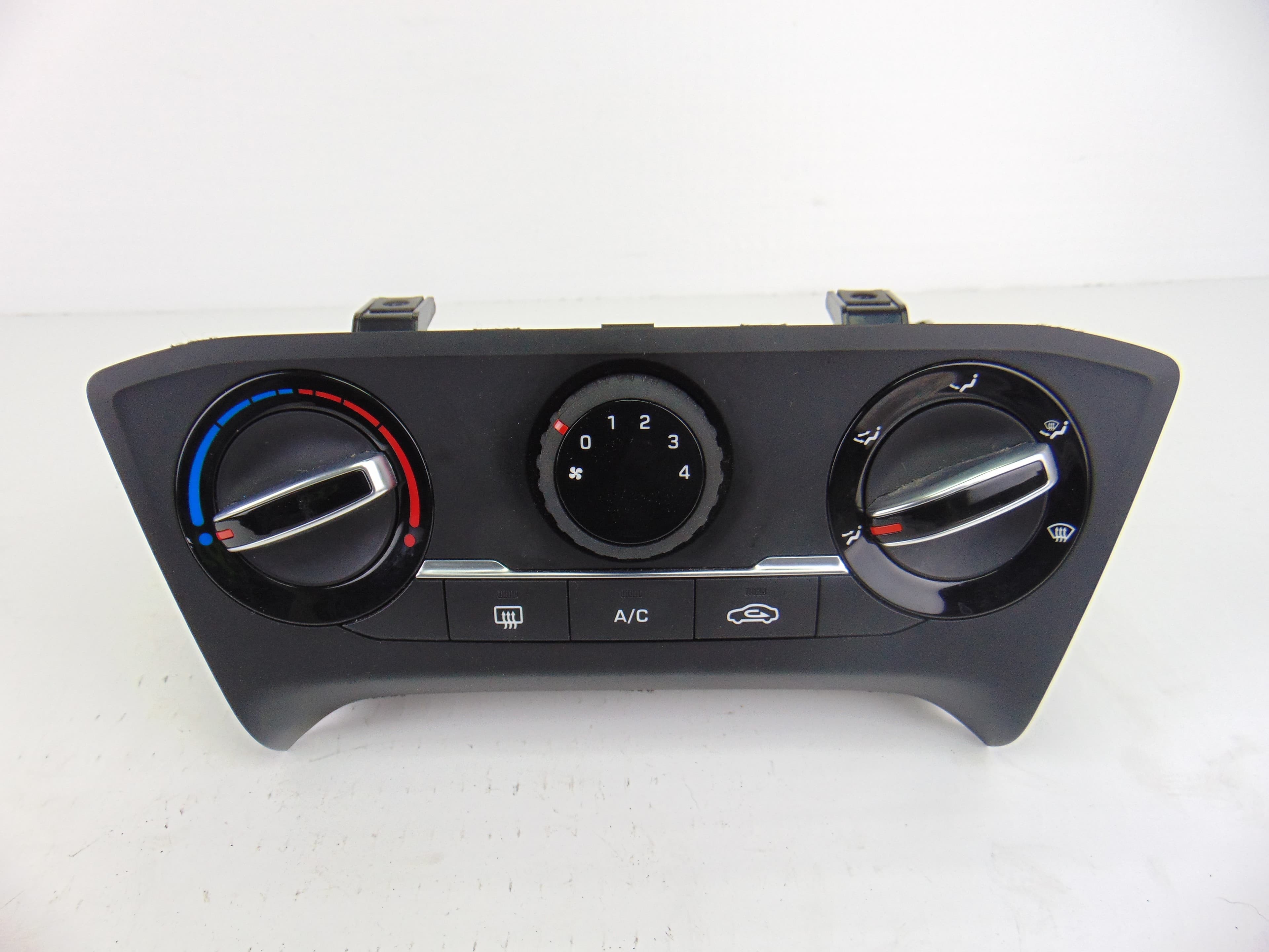 Mando climatizador, Hyundai I20 (Gb) Classic 2015, 97250-C8010 usado