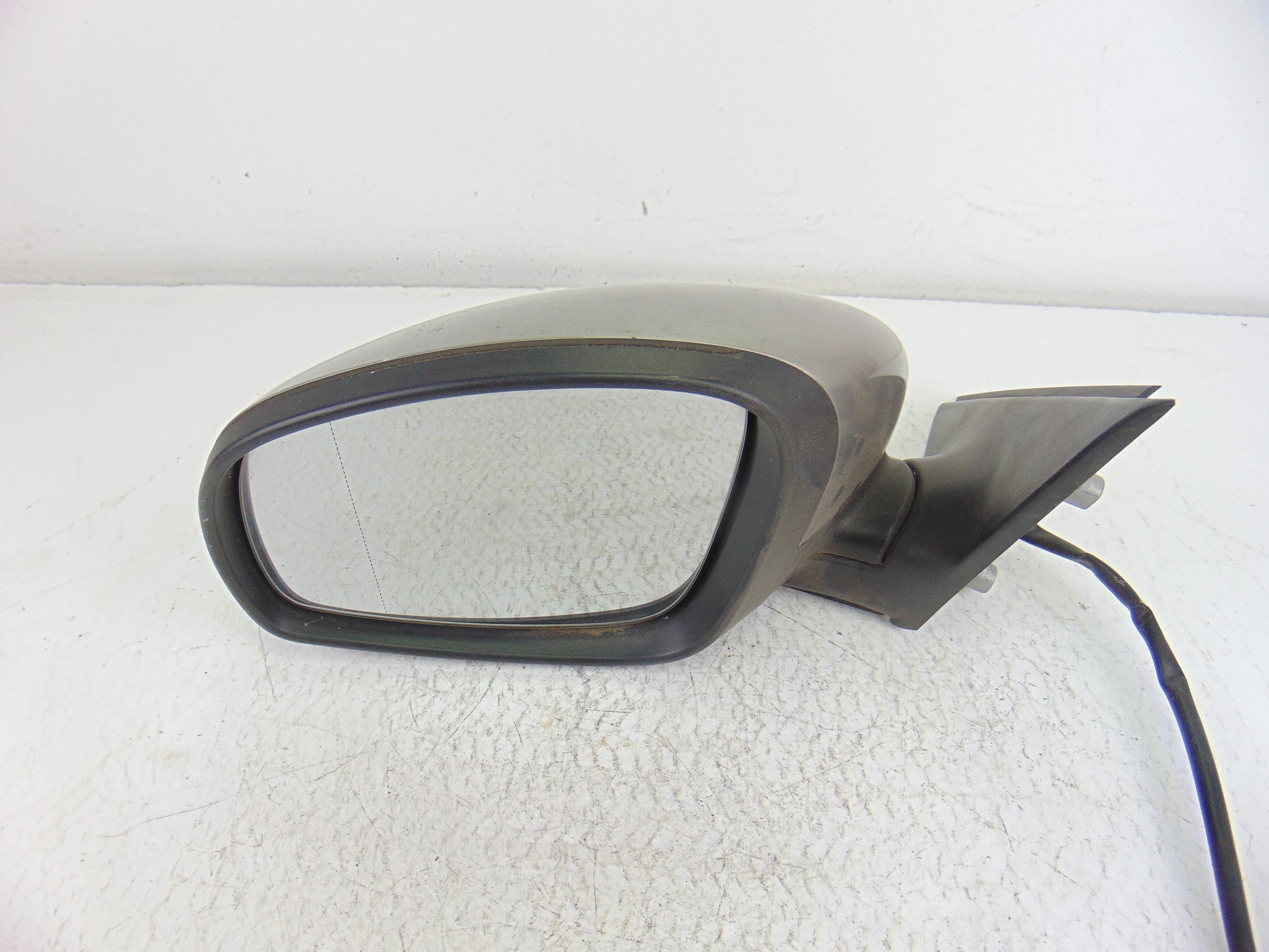 Retrovisor izquierdo usado