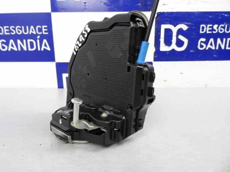 Cerradura puerta trasera derecha, Toyota Auris (E15) Sol 2007 usado