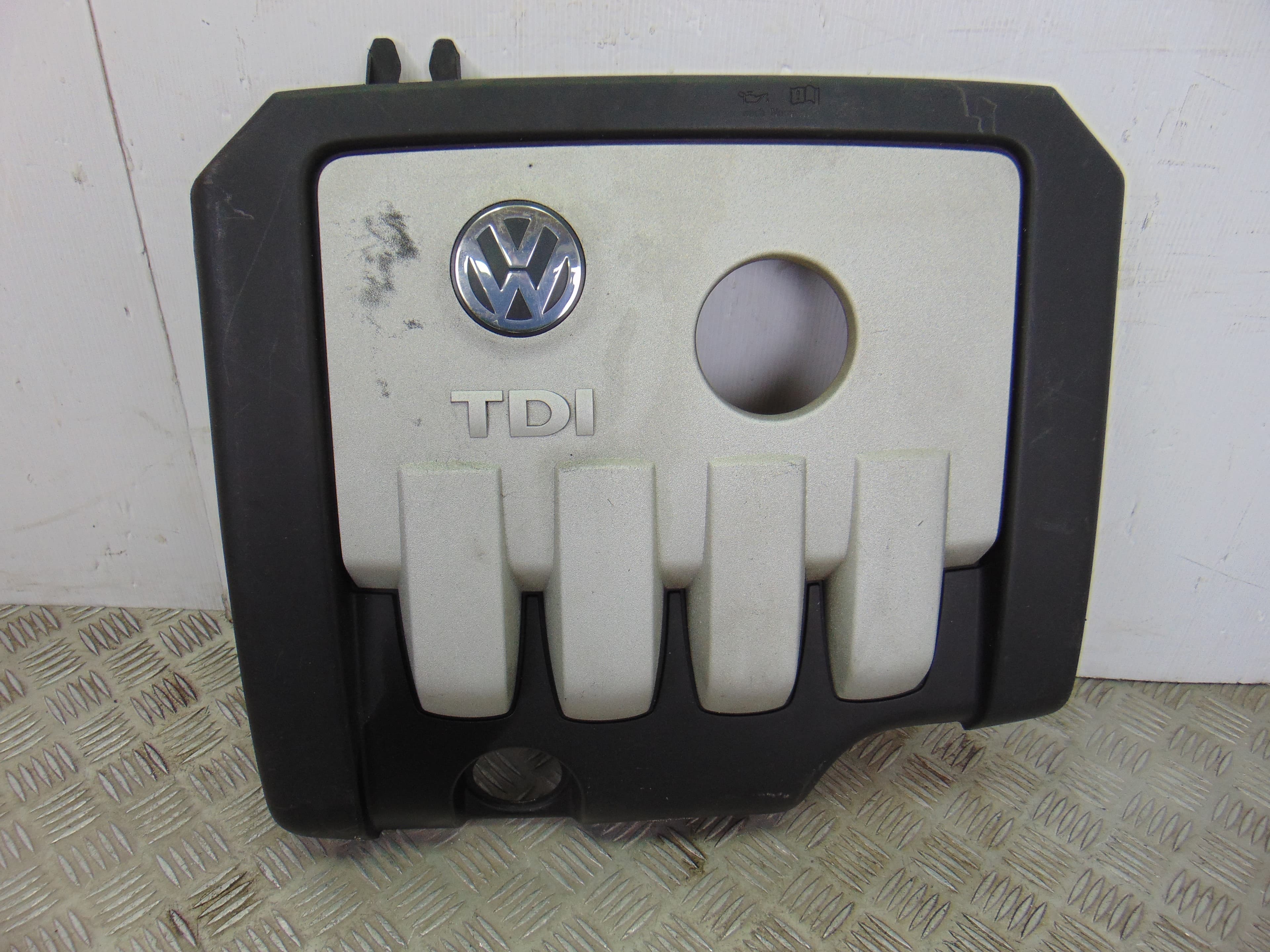 Tapa motor, 03G103925 usado