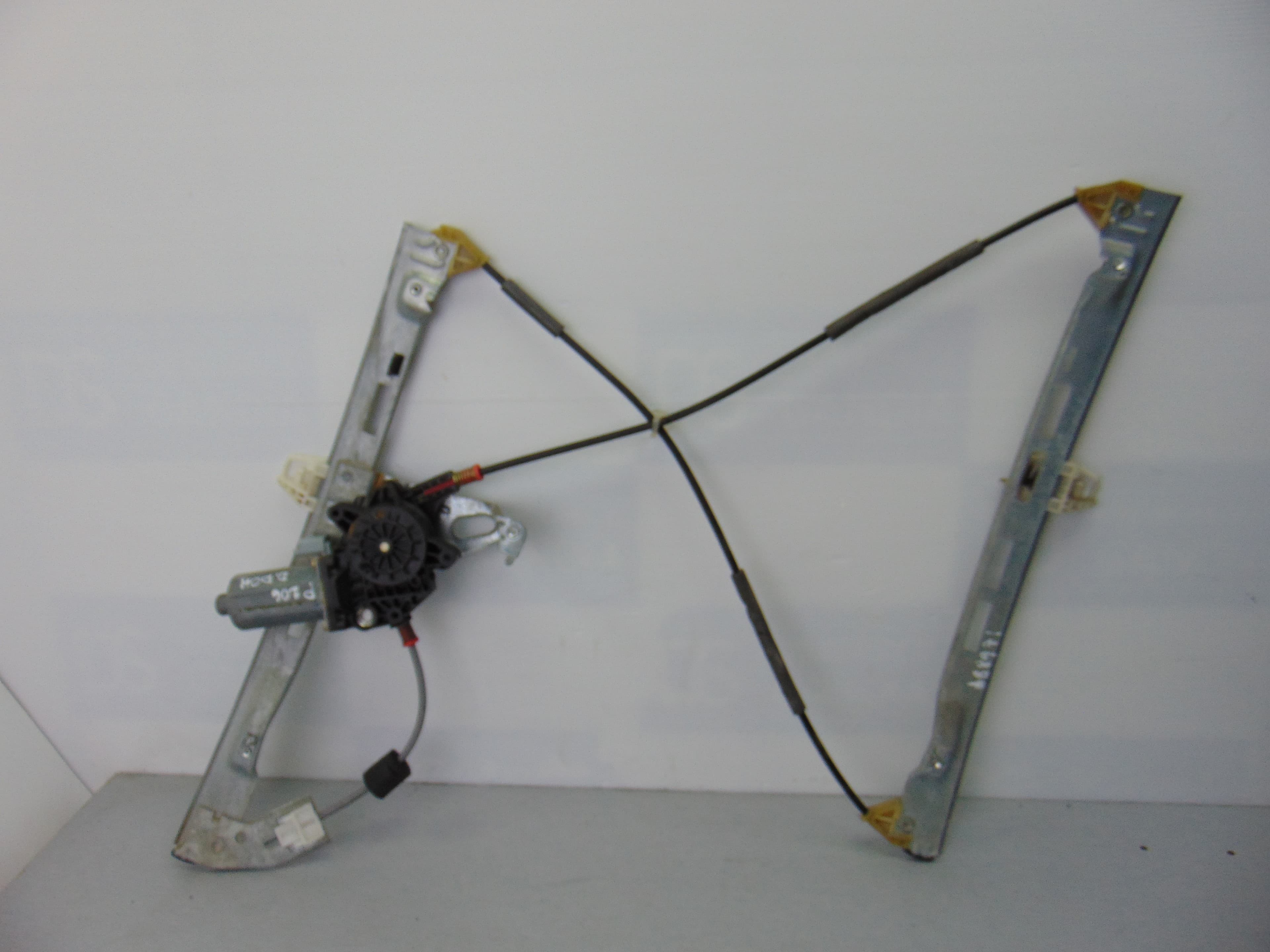 Elevalunas delantero derecho, Peugeot 206 Xr 1999 usado