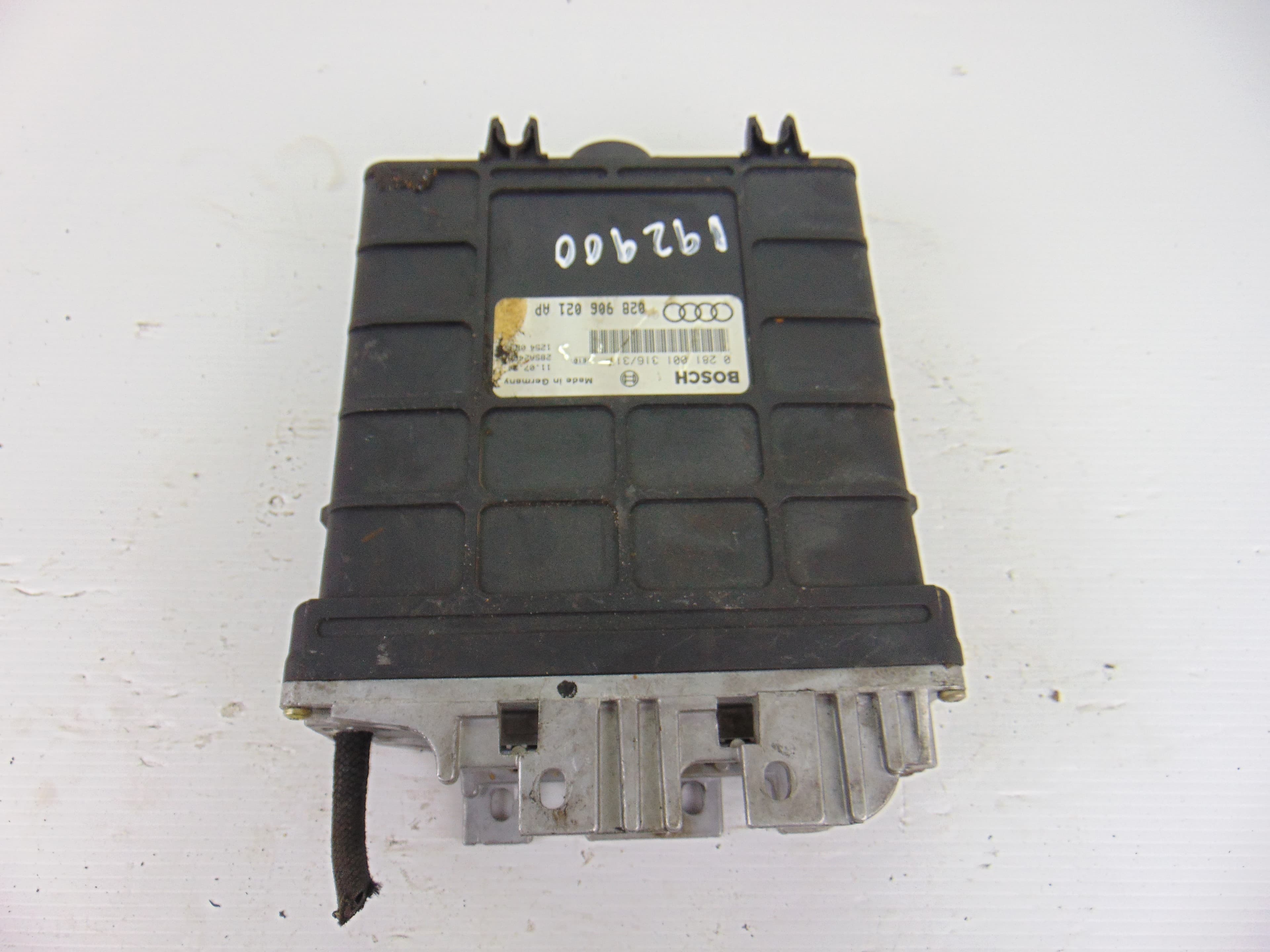 Centralita motor uce, 028906021AP usado