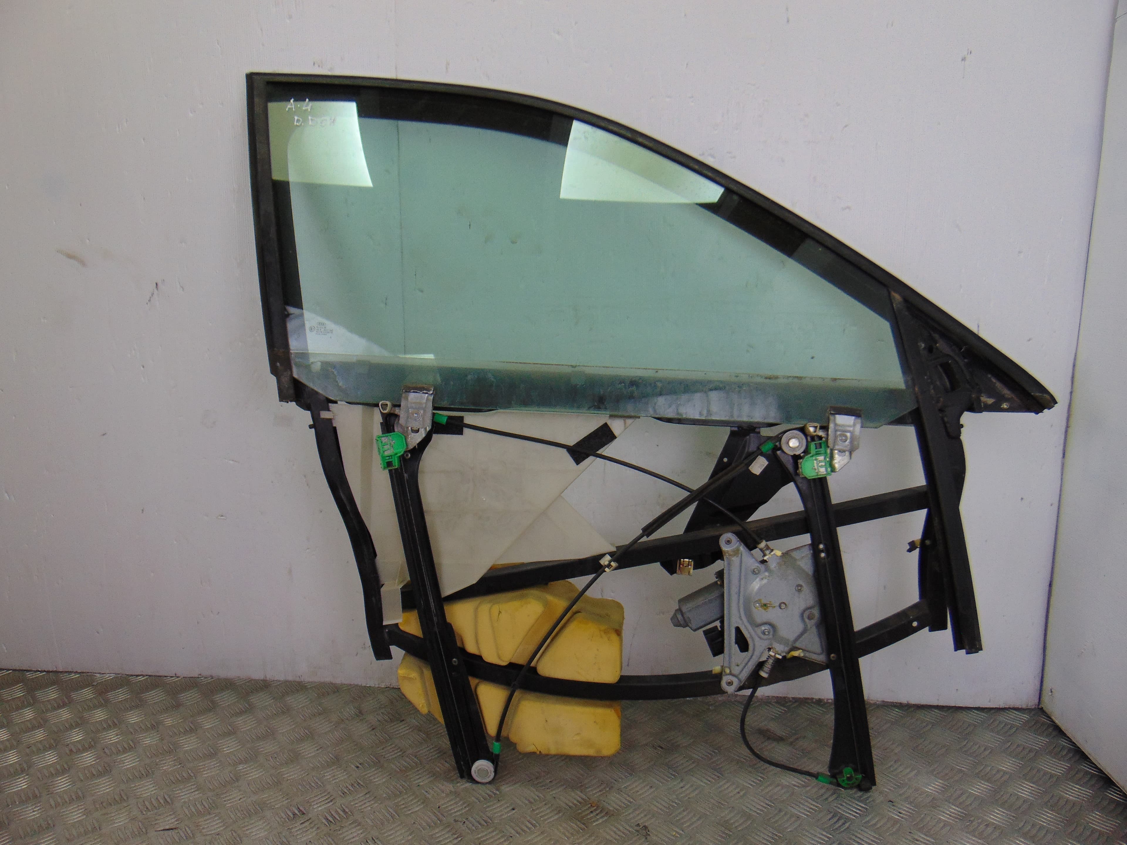 Elevalunas delantero derecho, Audi A4 Berlina (B5) 1.9 TDI 1999 usado