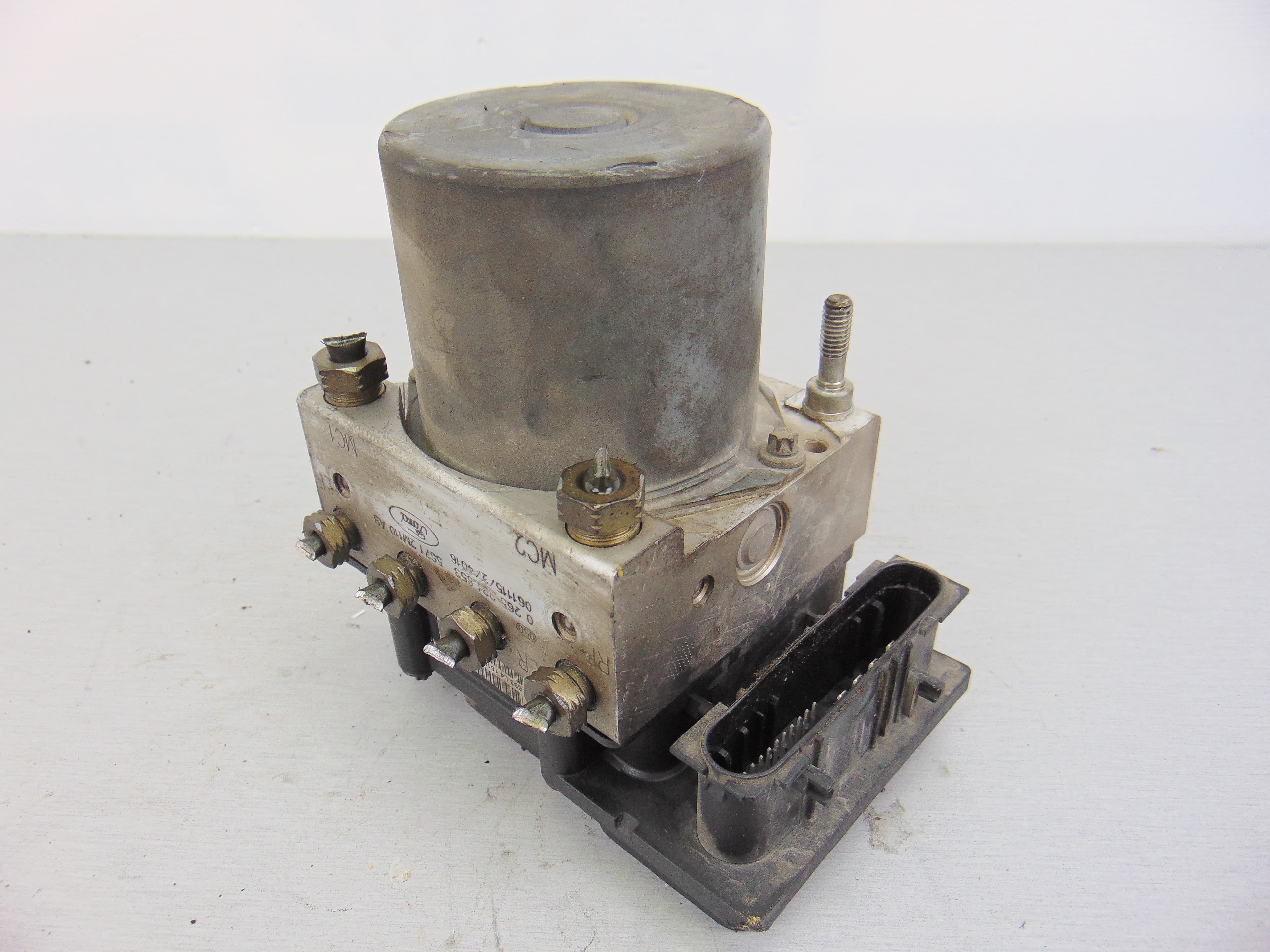 ABS, Ford Mondeo Berlina (Ge) Ambiente 2007, 5S712M110AB usado