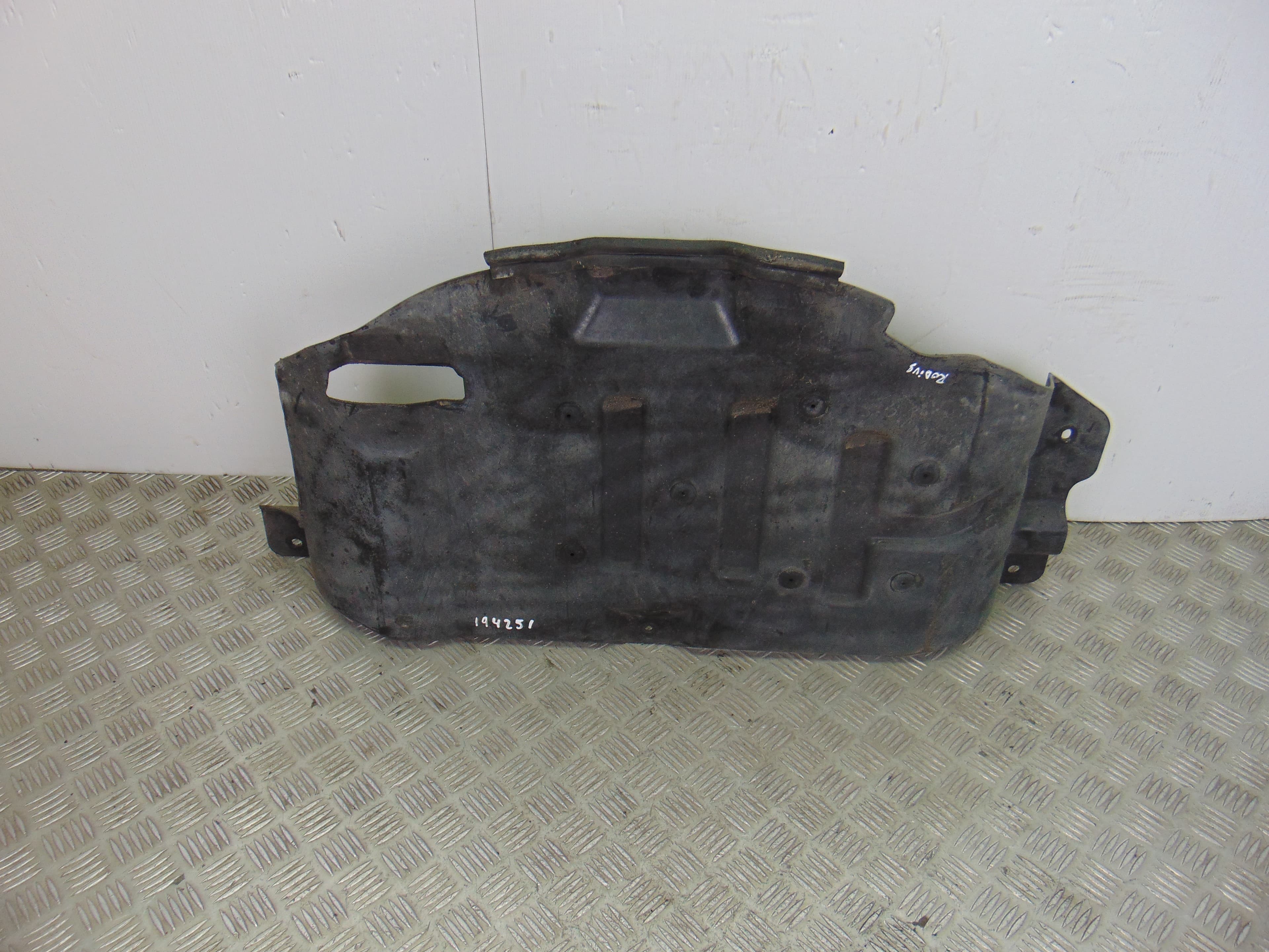 Cubrecarter, Ssangyong Rodius Xdi 2010, 24920-21000 usado