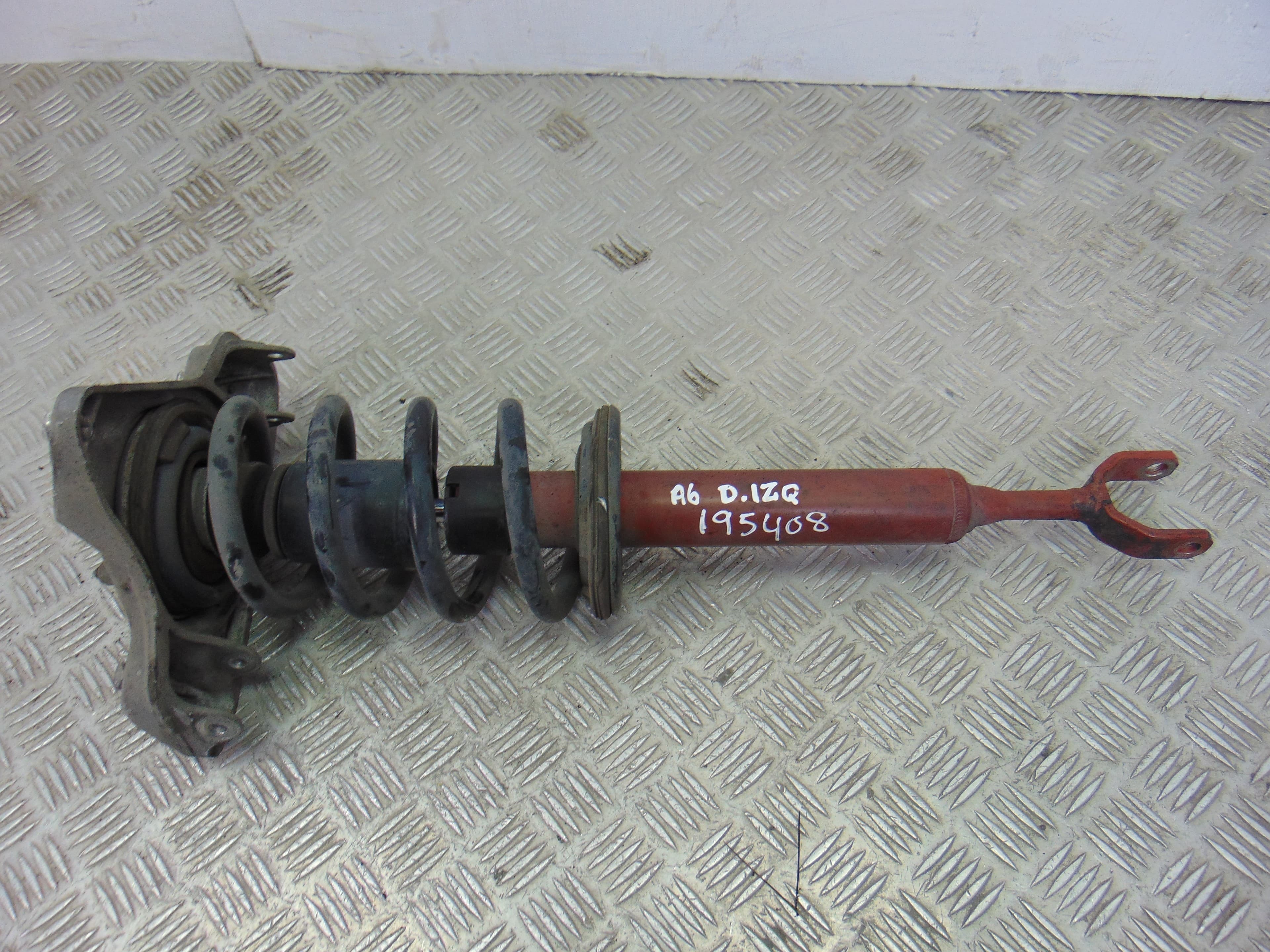 Amortiguador delantero izquierdo, Audi A6 Avant (4B5) 3.0 2002 usado