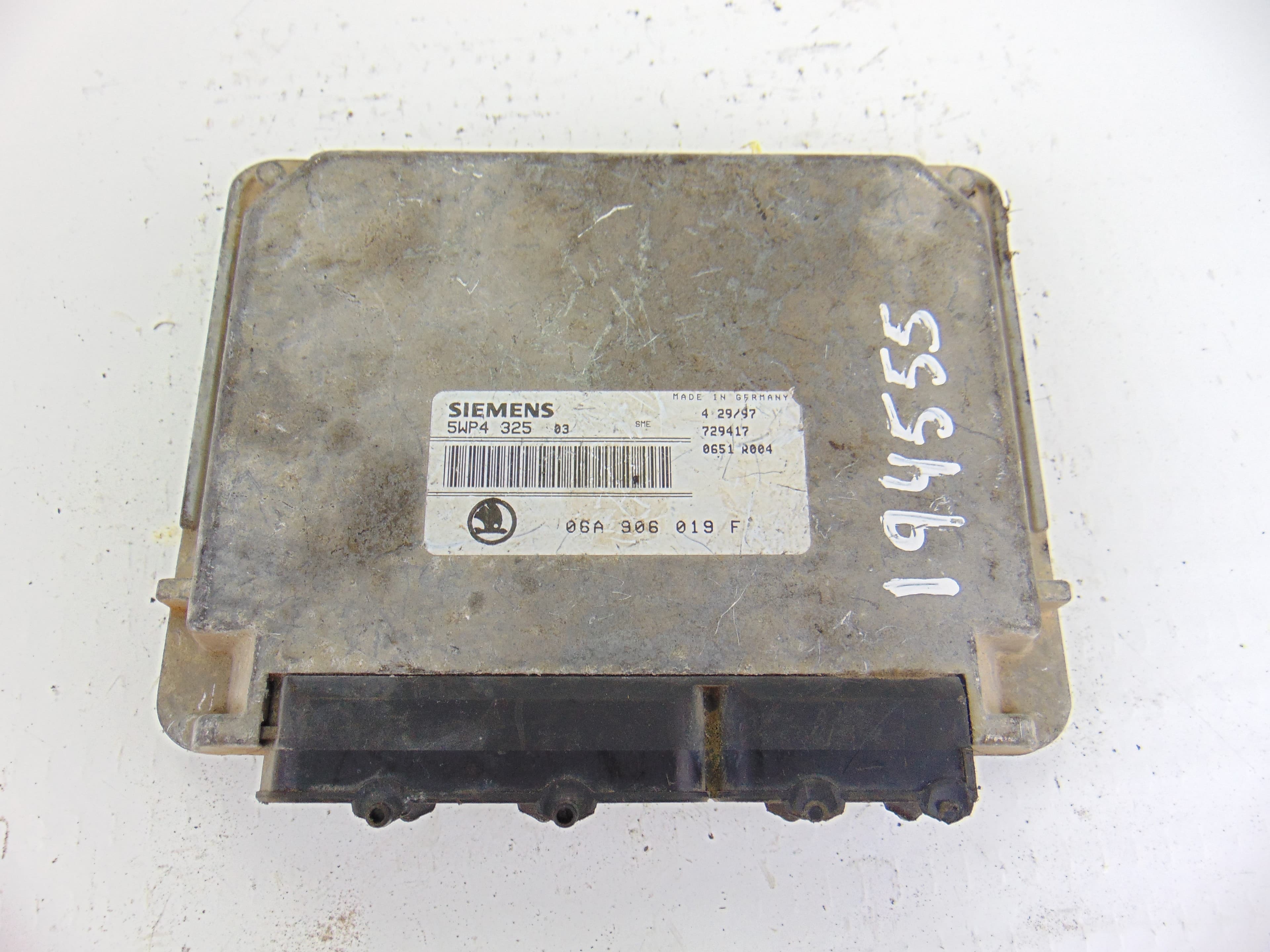 Centralita motor uce, 06A906019F usado