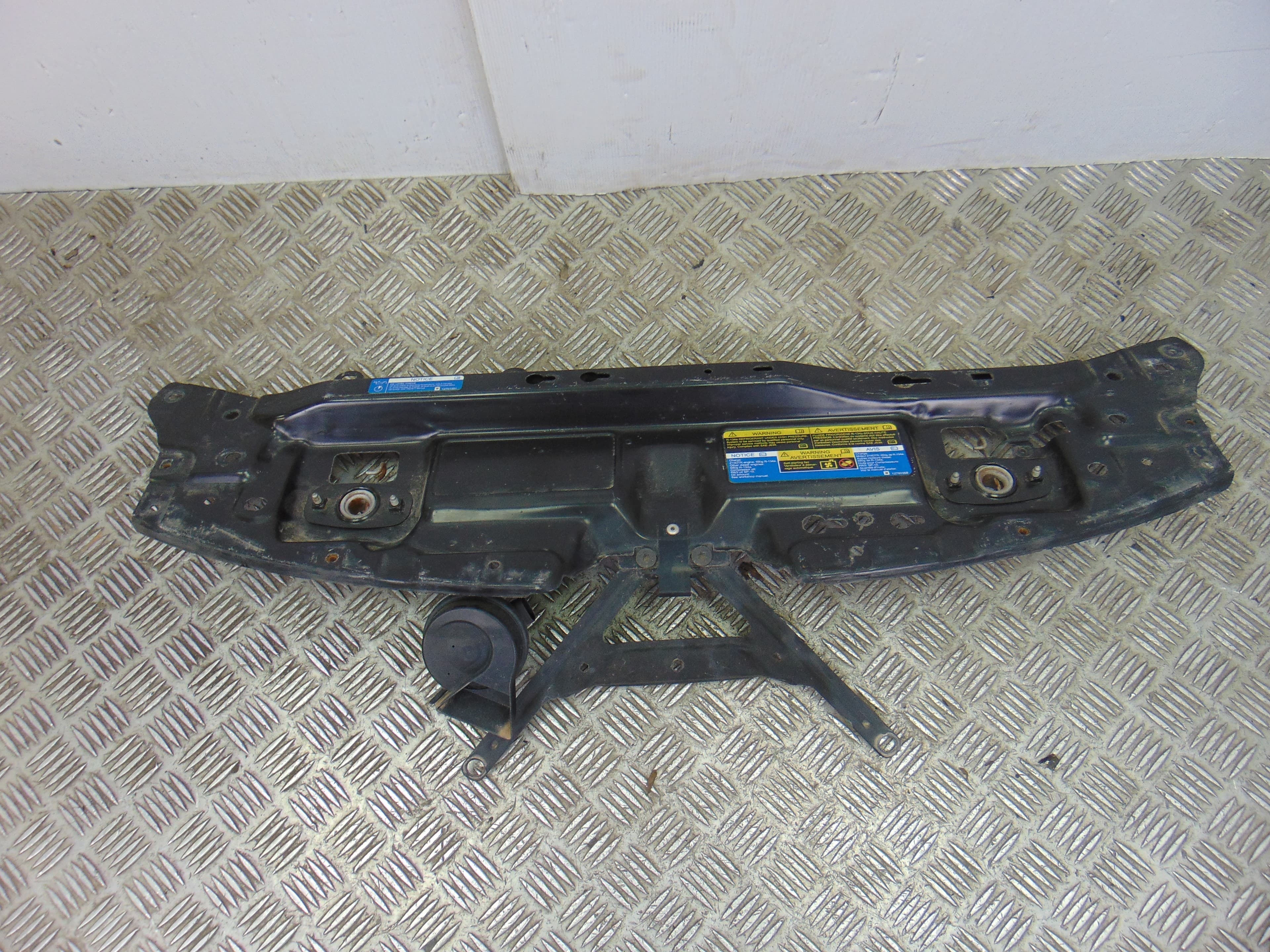 Travesaño superior, Saab 9-3 Familiar Vector 2008 usado