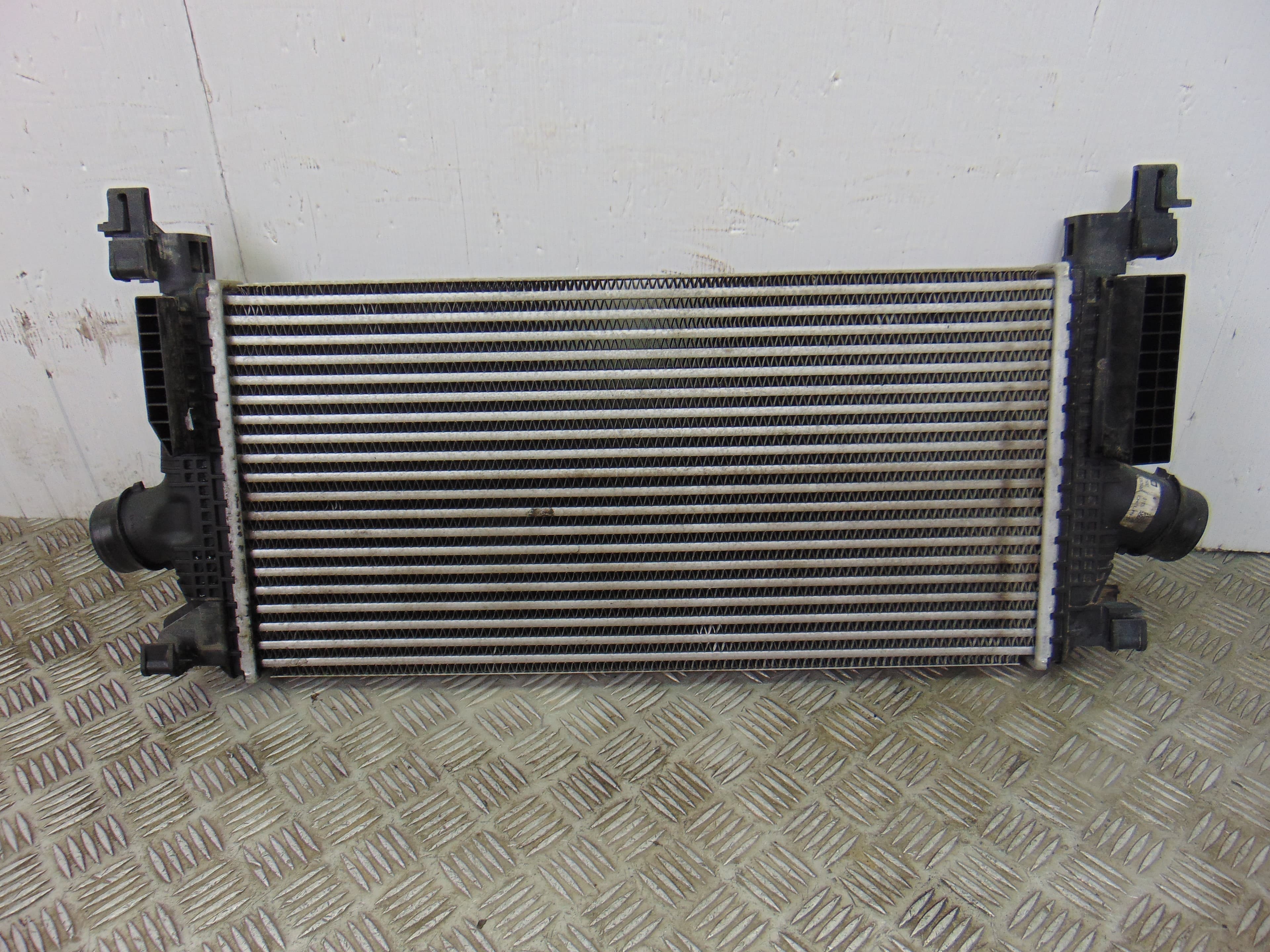 Intercooler, Opel Astra J Berlina 5P Enjoy 2010, 13267646 usado