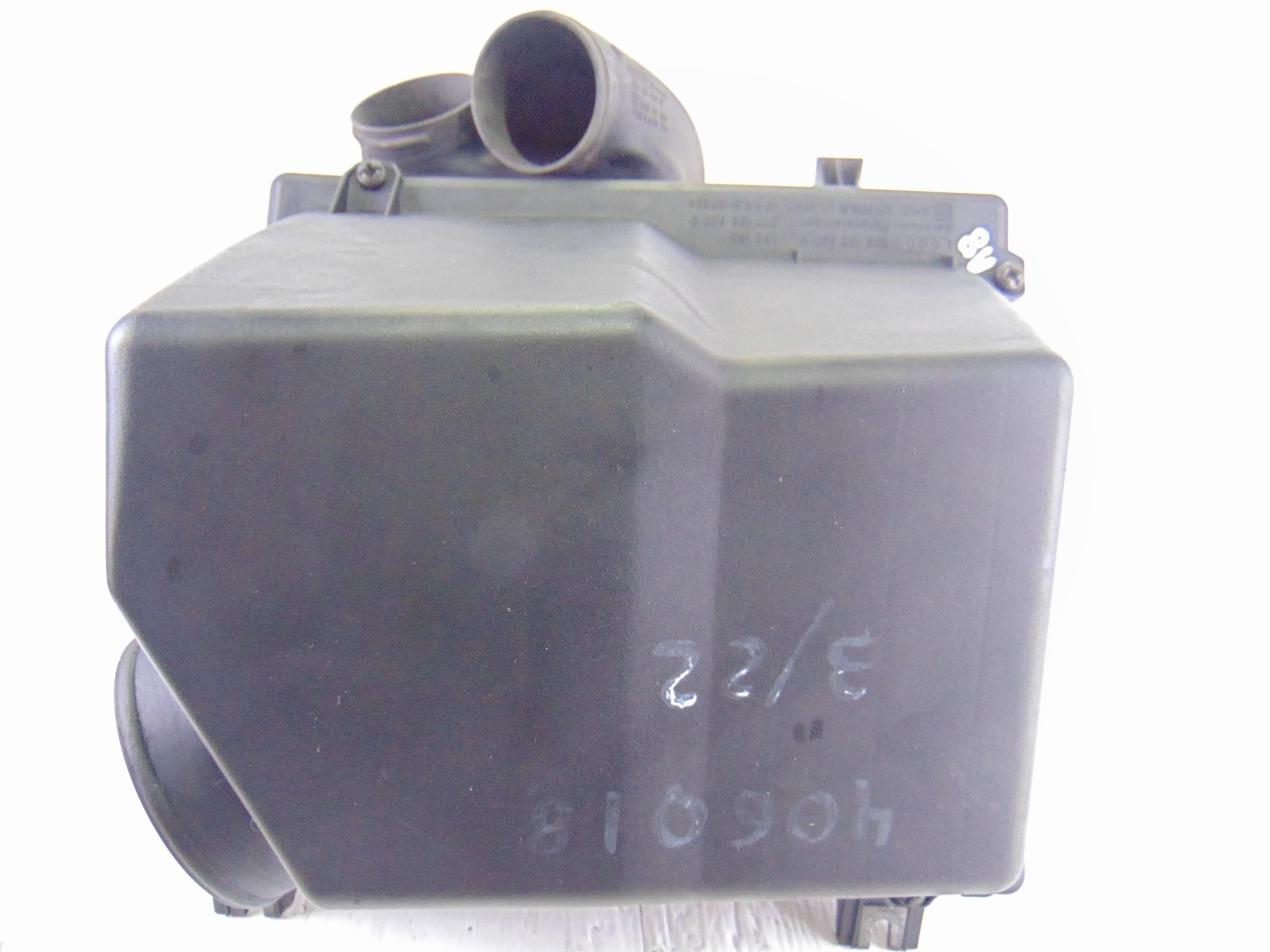 Filtro aire, Audi A8 (D2) 2.5 TDI Quattro 2001, 059133837H usado