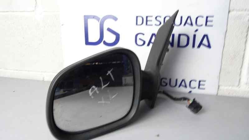 Retrovisor izquierdo usado
