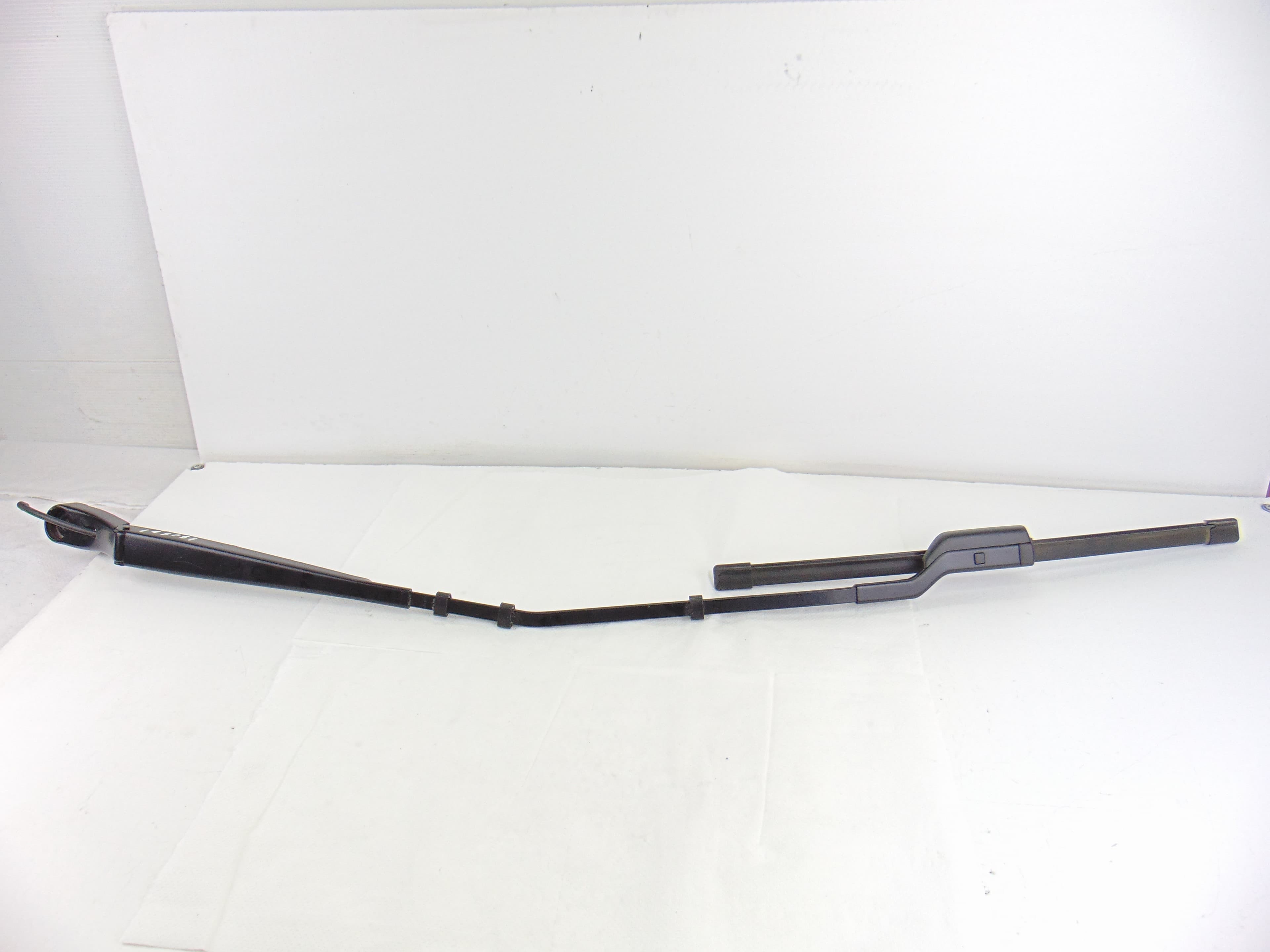 Brazo limpia delantero izquierdo, 9810665180 nuevo
