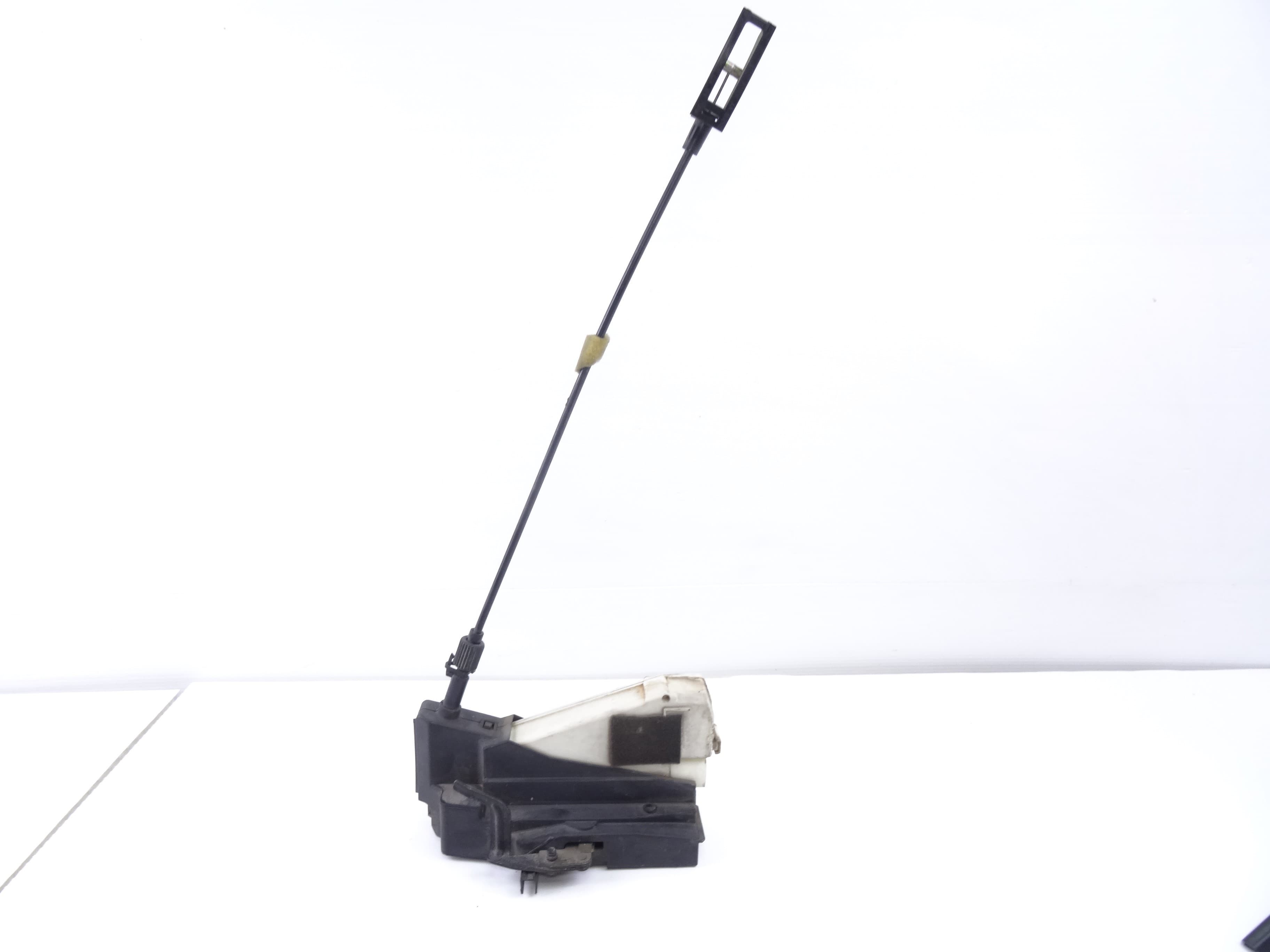 Cerradura puerta trasera derecha, Ford Galaxy (Vy) Ghia 2003 usado