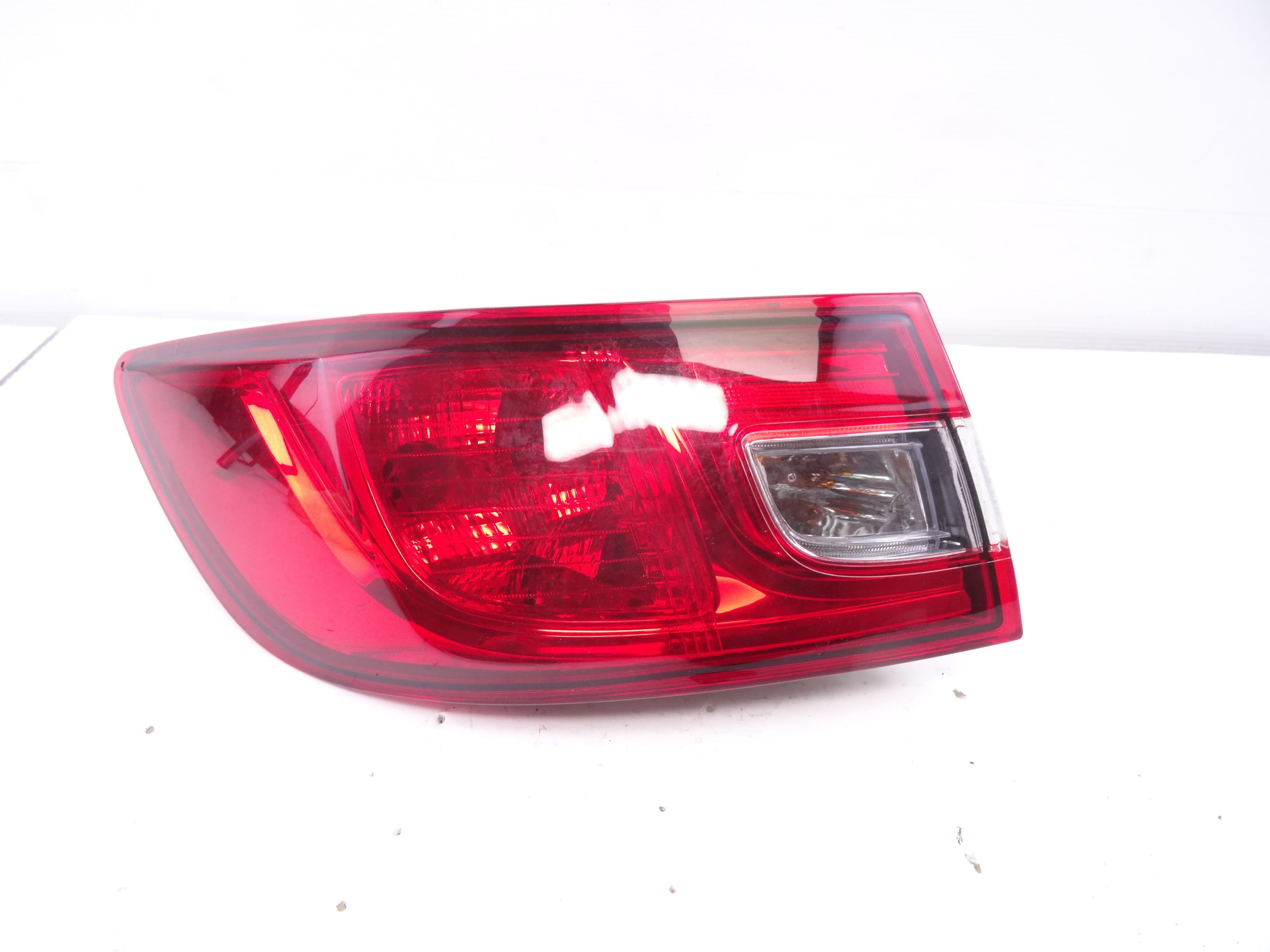 Piloto trasero izquierdo, Renault Clio Iv Dynamique 2014 usado
