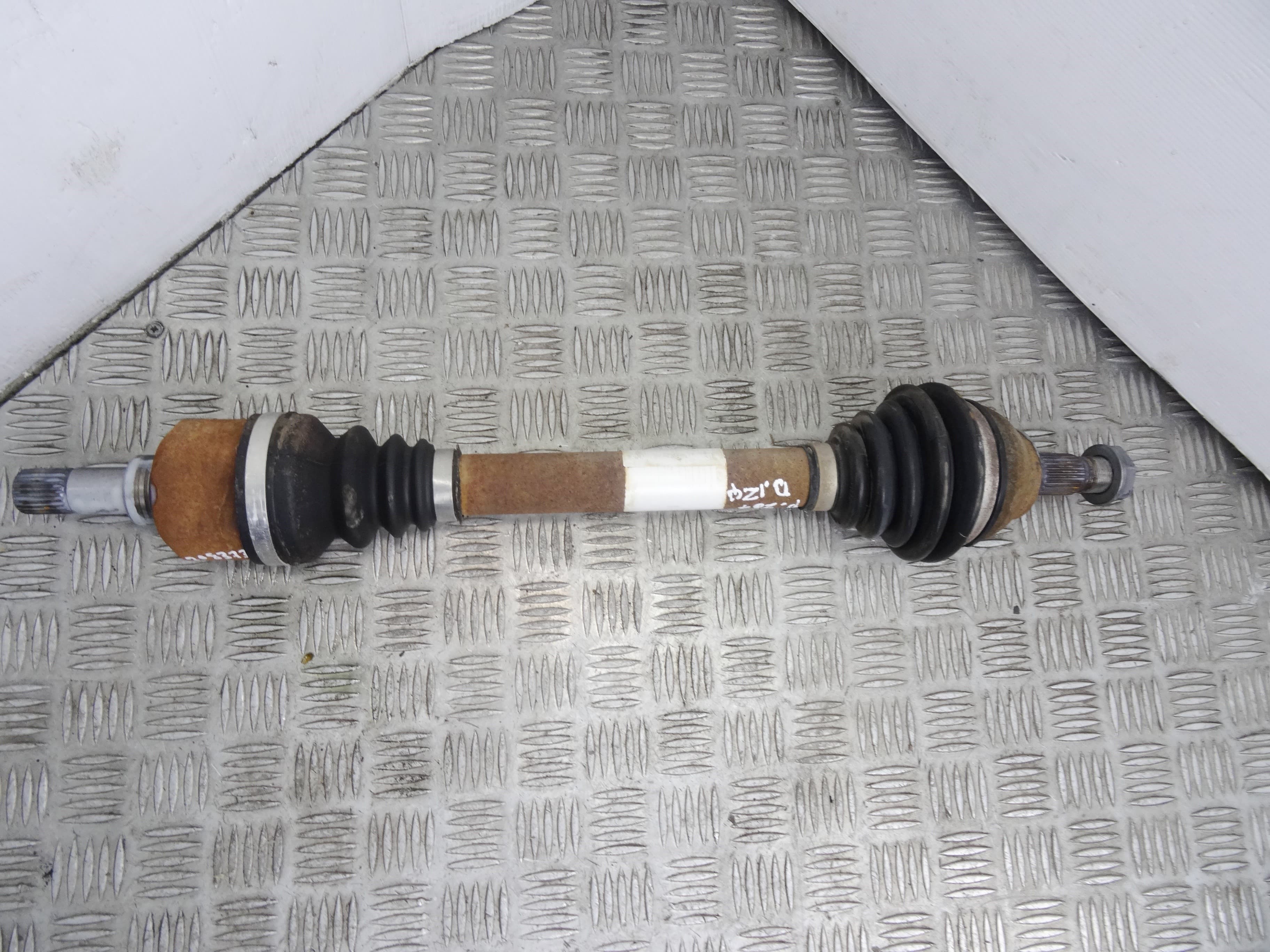 Transmision delantera izquierda, Peugeot 207 * 2011 usado