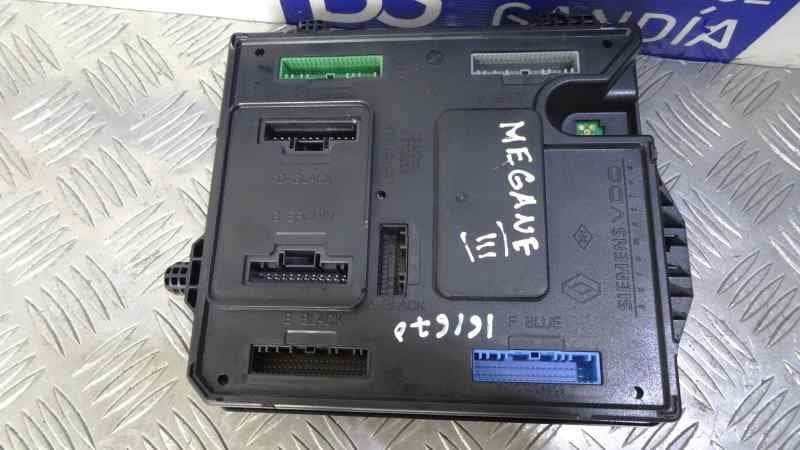 Caja reles / fusibles, 284B10485R usado