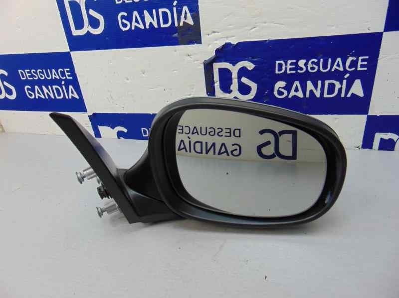 Retrovisor derecho usado