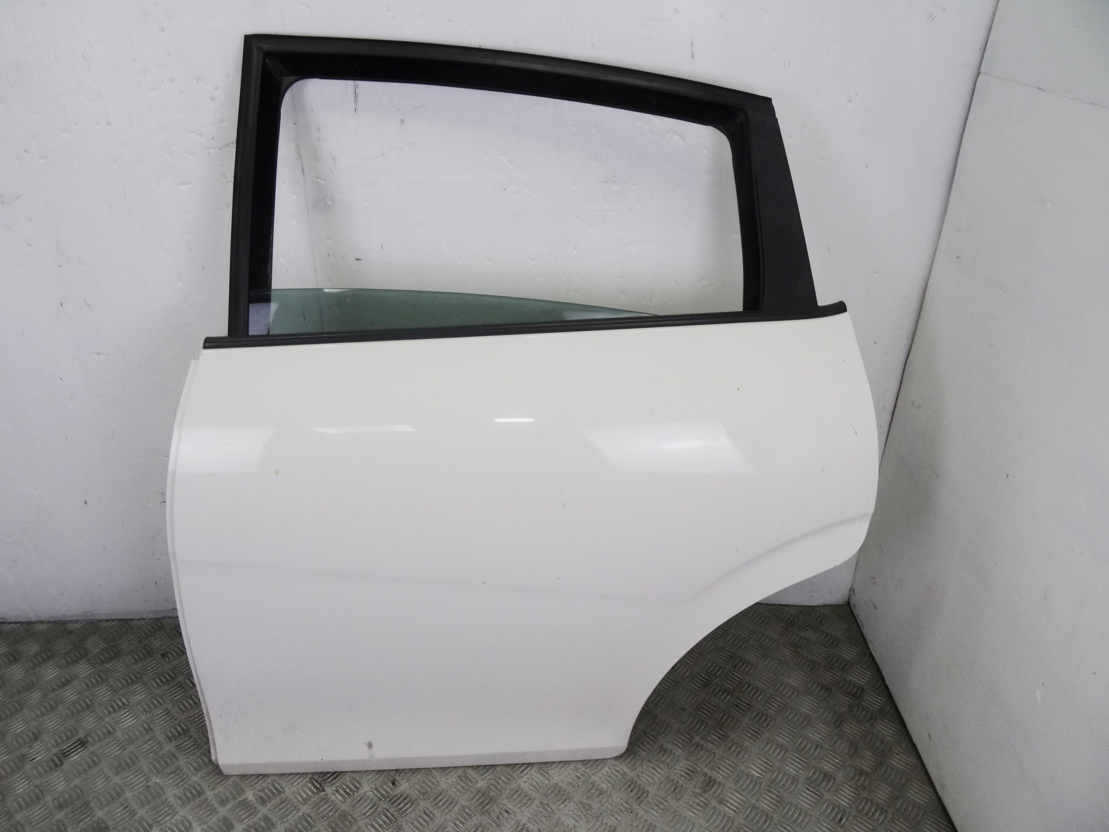 Puerta trasera izquierda, Seat Leon (1P1) Comfort Limited 2007 usado