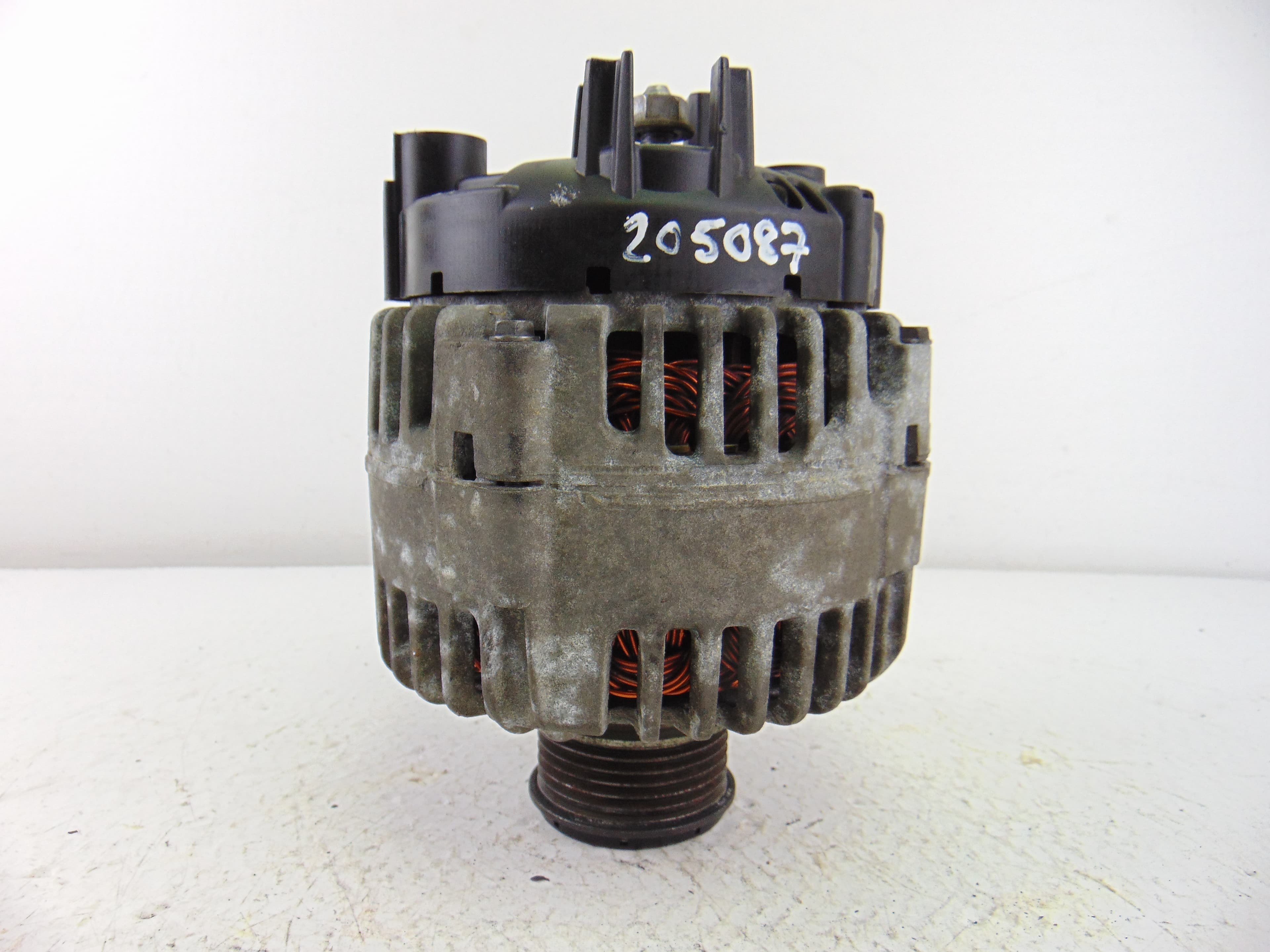 Alternador, 06F903023H usado