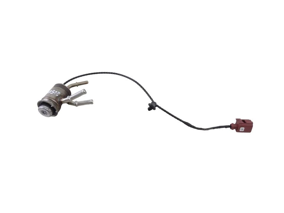 Inyector, Audi Q3 (F3B) 35 TDI S line 2022, 05L131113J usado