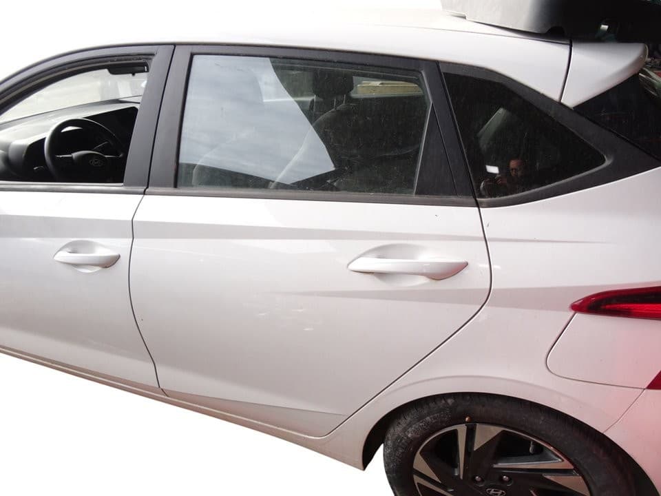 Puerta trasera izquierda, Hyundai I20 (BC3) Essence 2021 usado