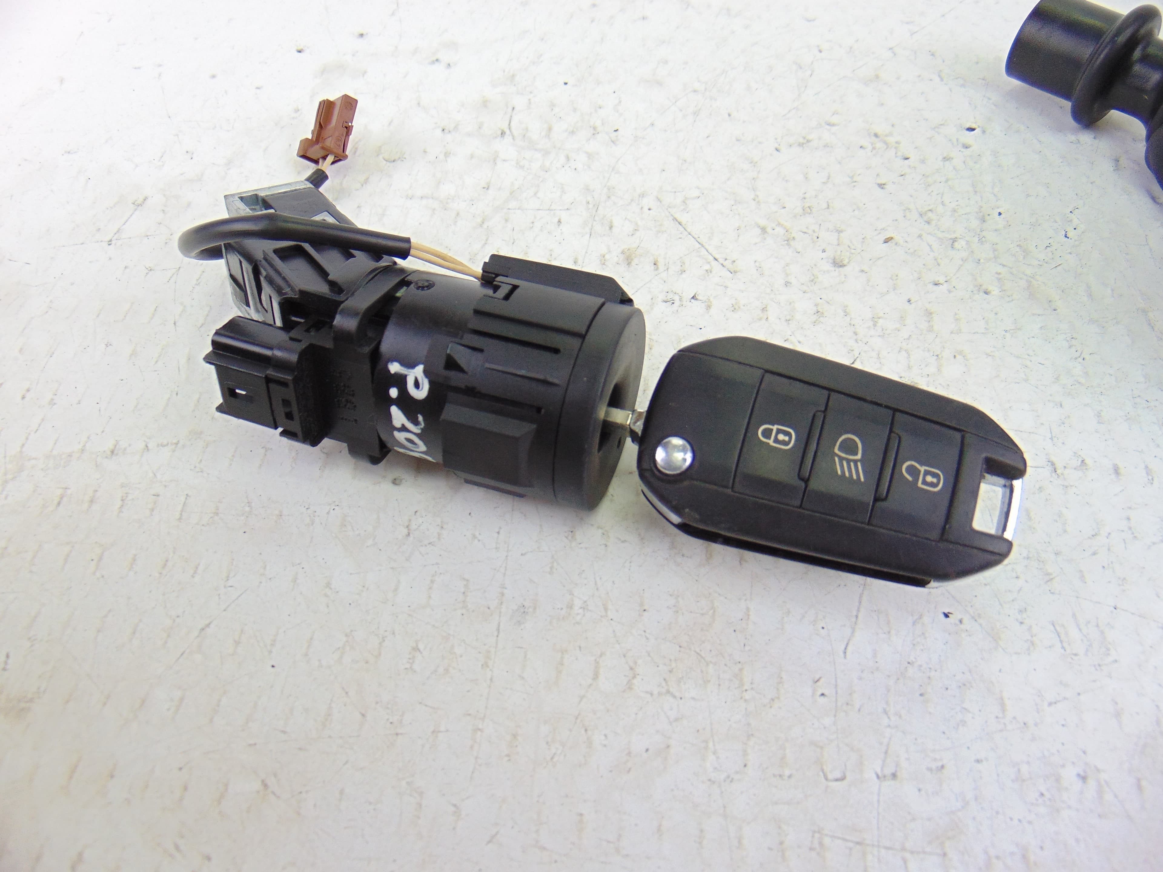 Antirrobo / llave contacto, Peugeot 308 Style 2015, 9663123380 usado