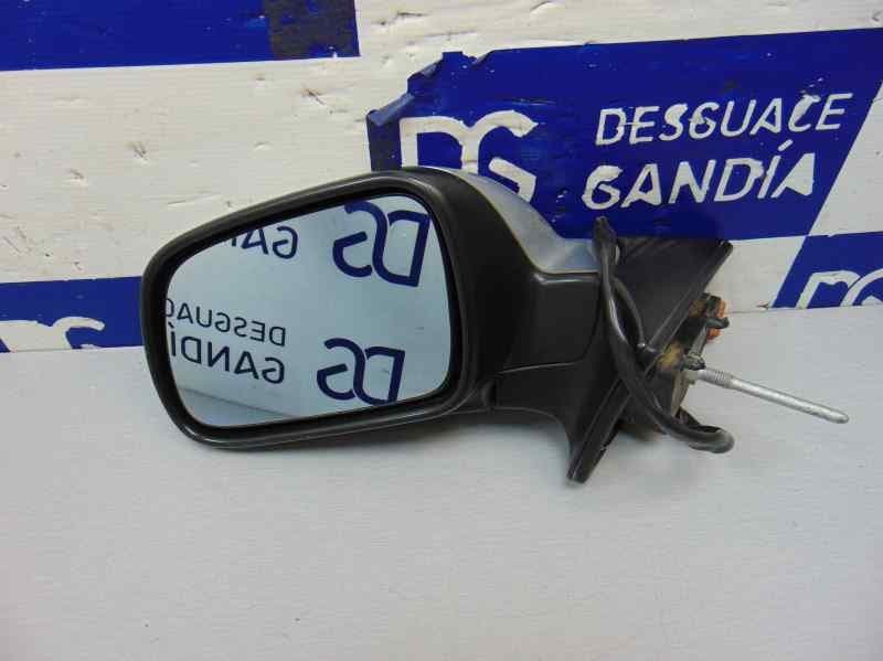 Retrovisor izquierdo usado