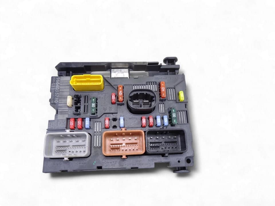 Caja reles / fusibles, Peugeot 207 Confort 2008, 9664055780 usado