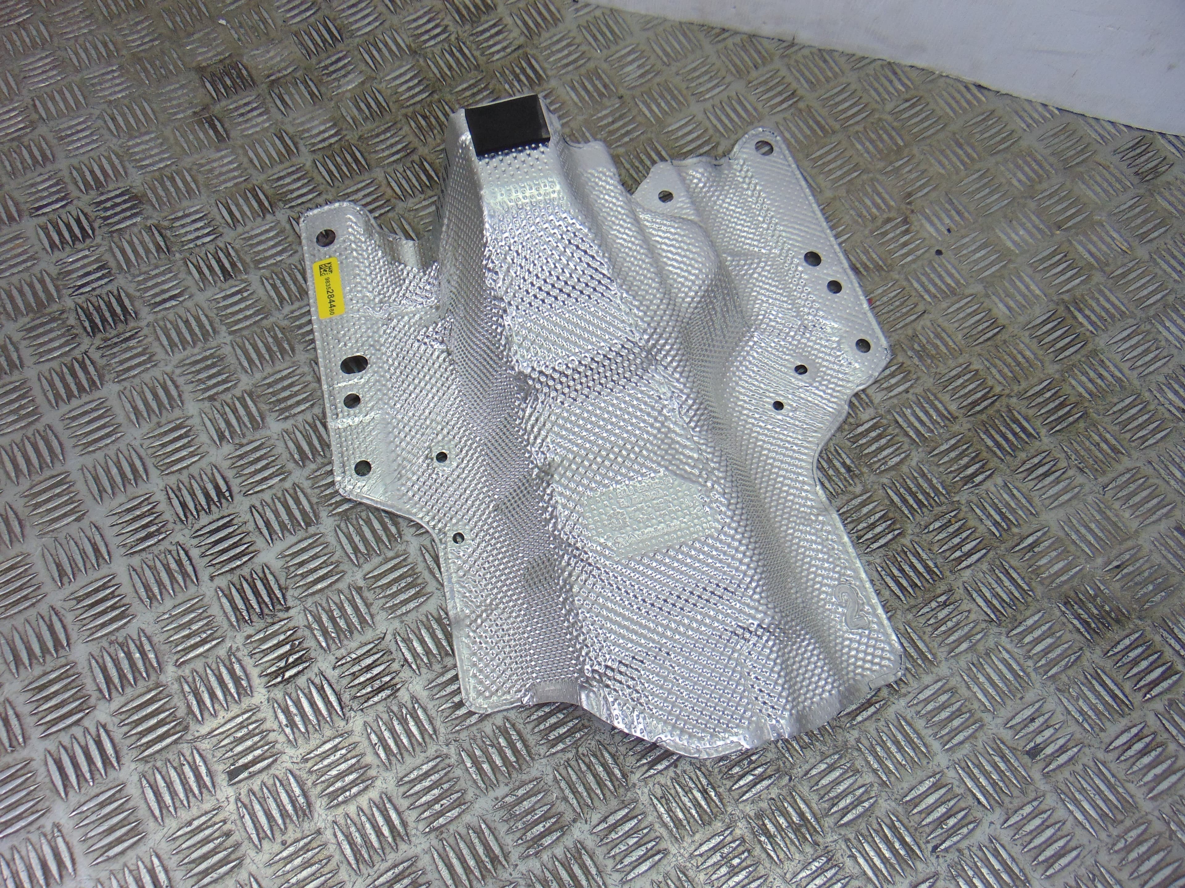 Colector escape, Peugeot 5008 Active 2017, 9835284480 nuevo