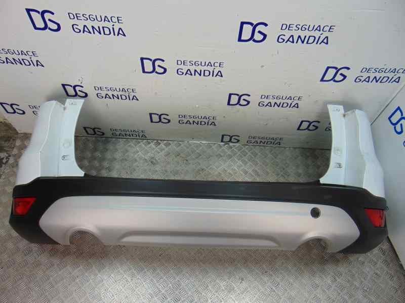 Paragolpes trasero usado