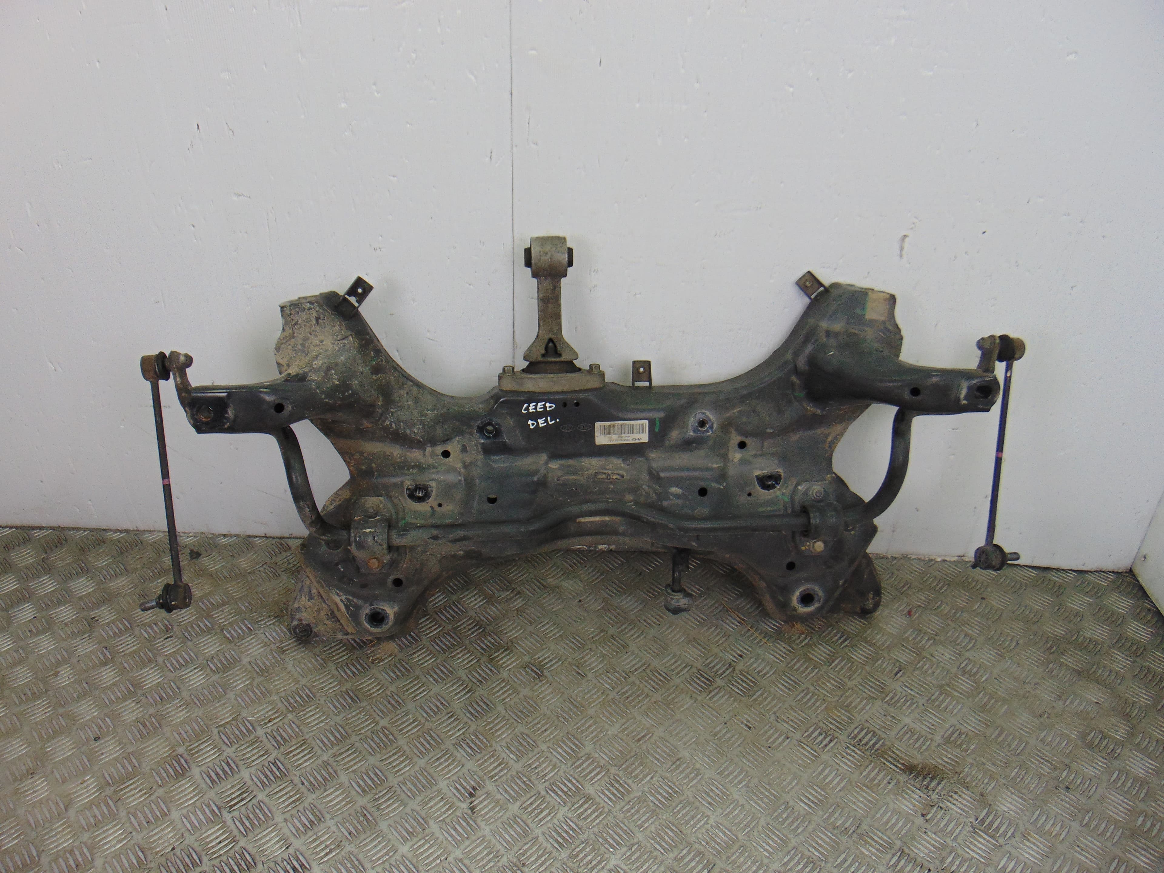 Puente delantero, Kia Ceed (Jd) Concept 2012, 62401-A6400 usado