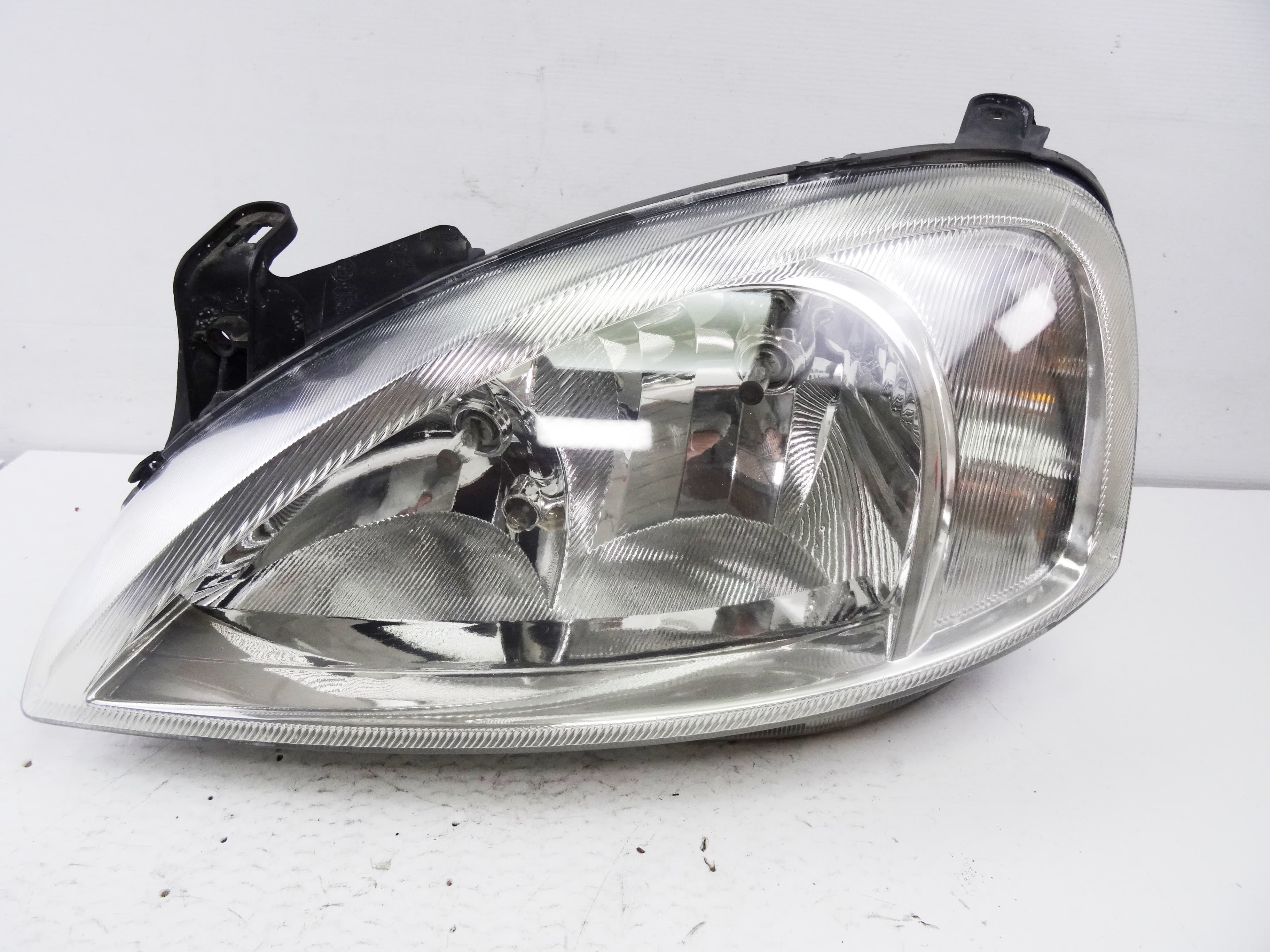 Faro izquierdo, Opel Corsa C Club 2001 usado