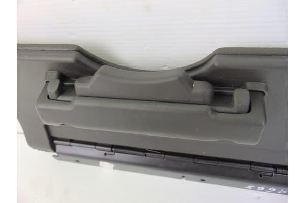 Guantera, Nissan Pathfinder (R51) 2.5 DCI LE 2005 usado 2