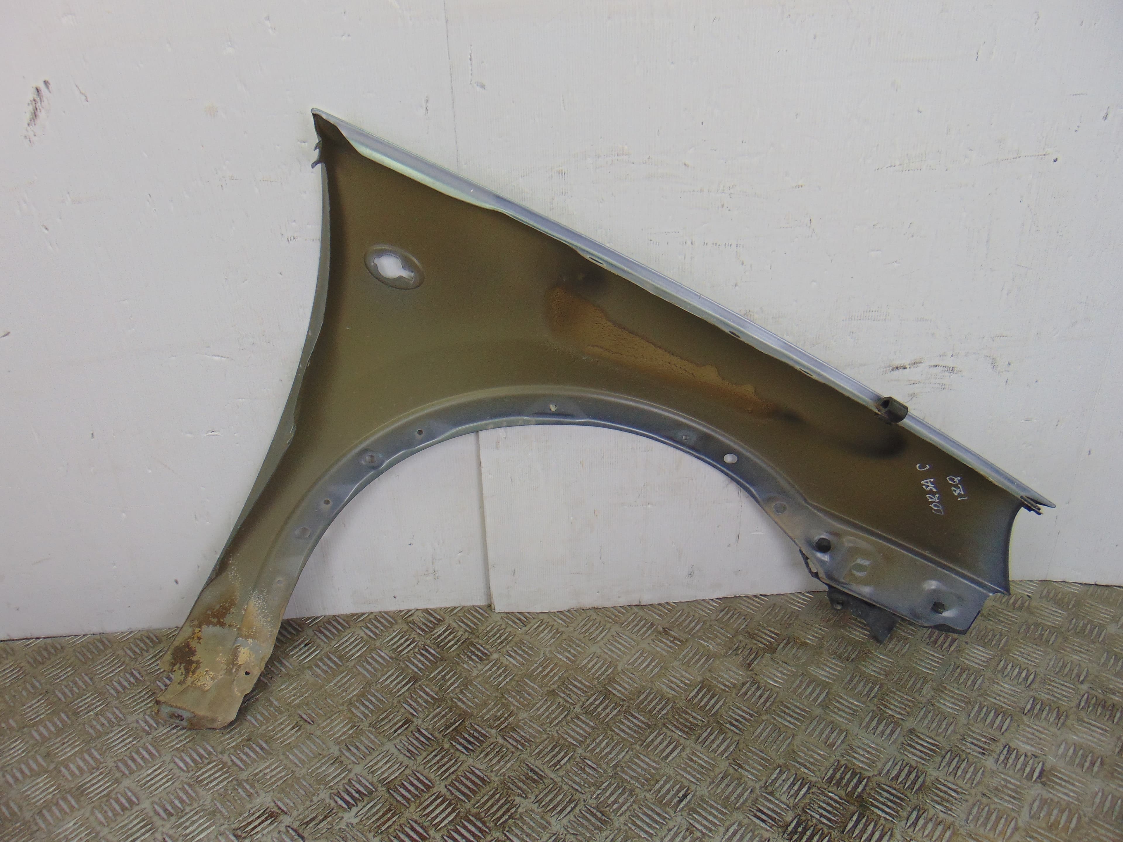 Aleta delantera izquierda, Opel Corsa C Blue Line 2005 usado 2