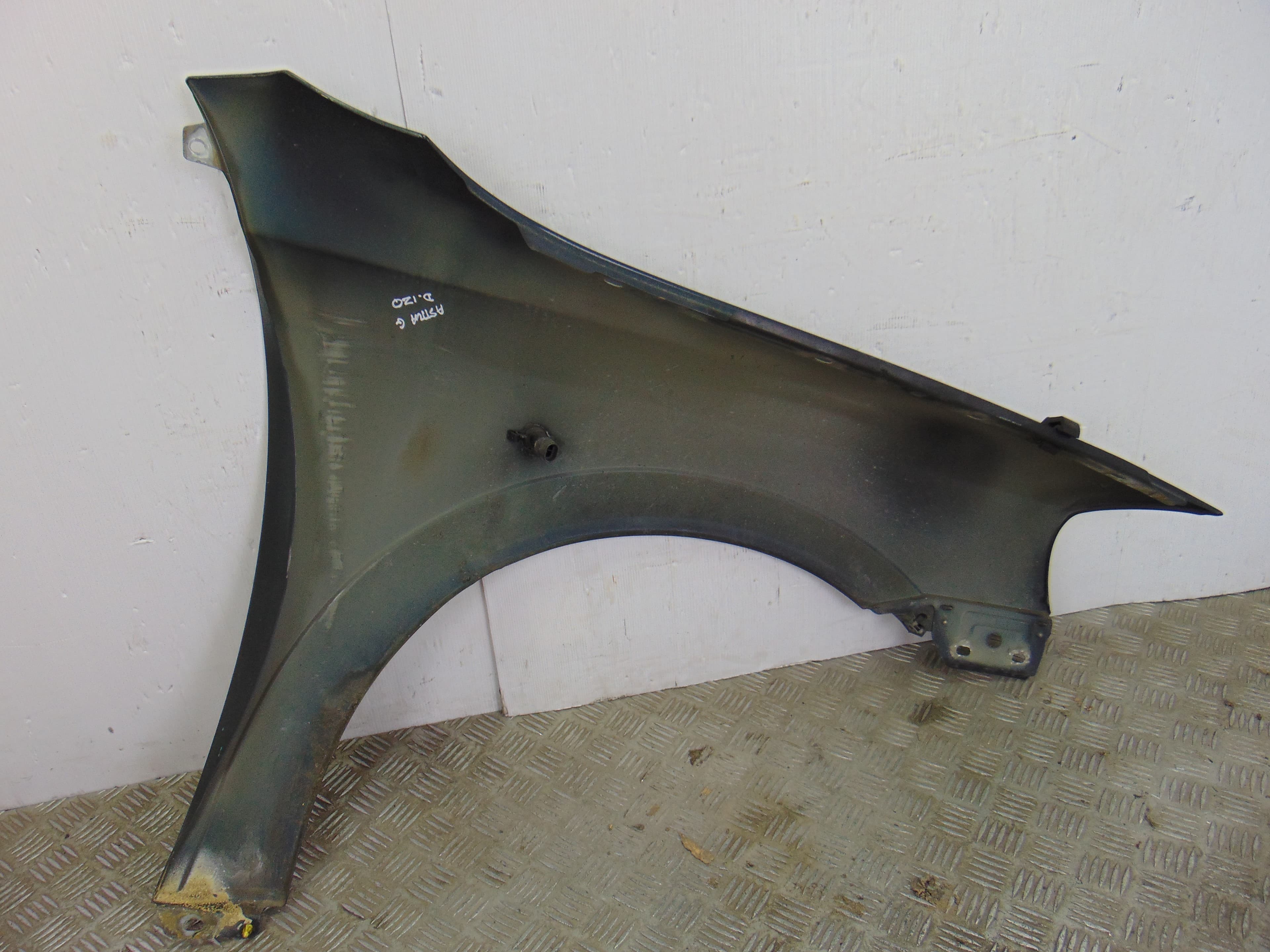 Aleta delantera izquierda, Opel Astra G Berlina Club 2002 usado 2