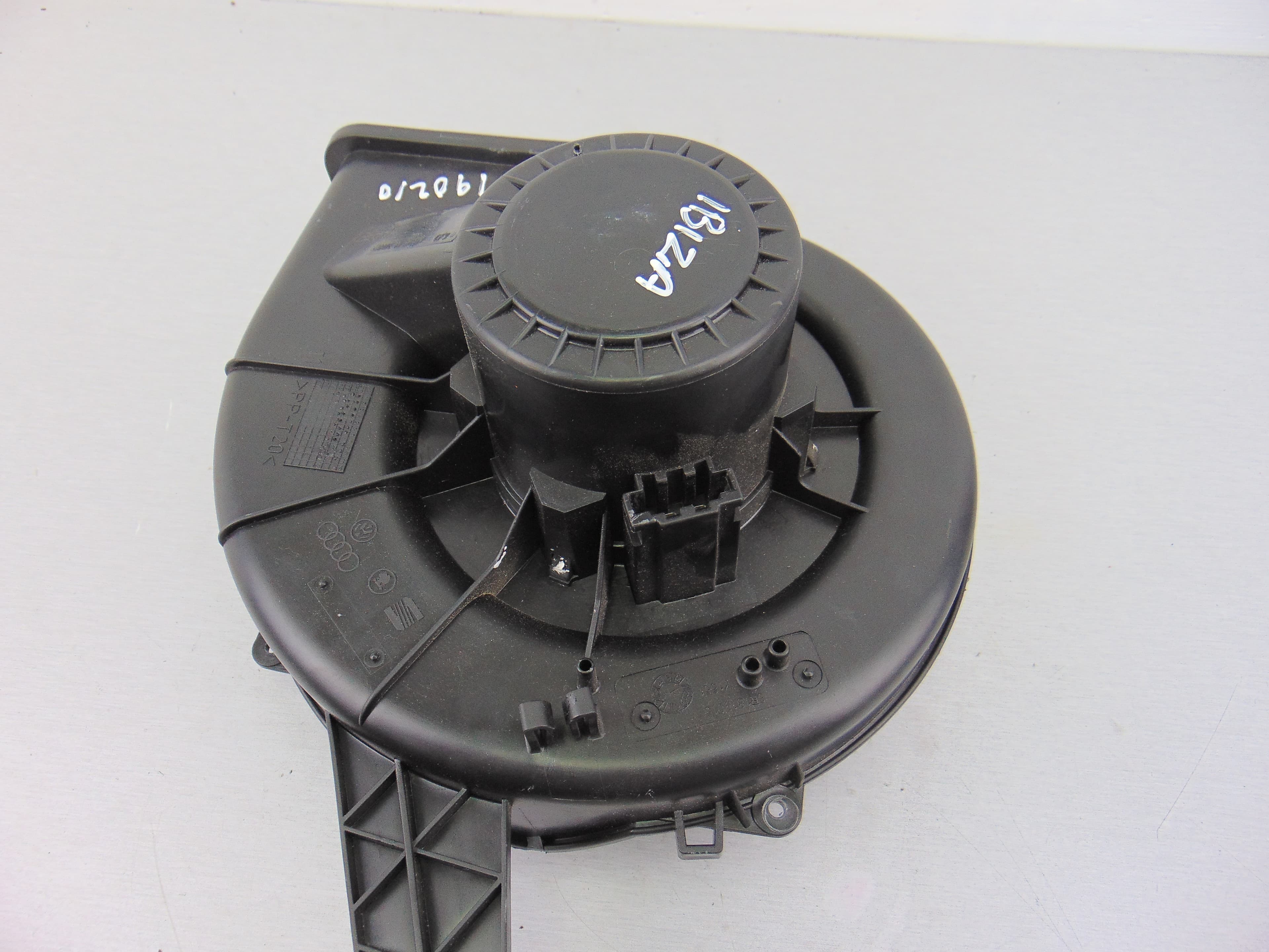 Motor calefaccion, Seat Ibiza St (6J8) Reference 2014, 6R1819015 usado 2