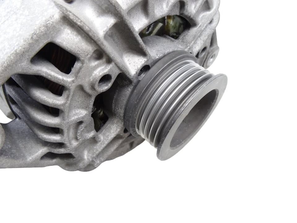 Alternador, Opel Astra G Berlina Comfort 2003, 90561971 usado 2