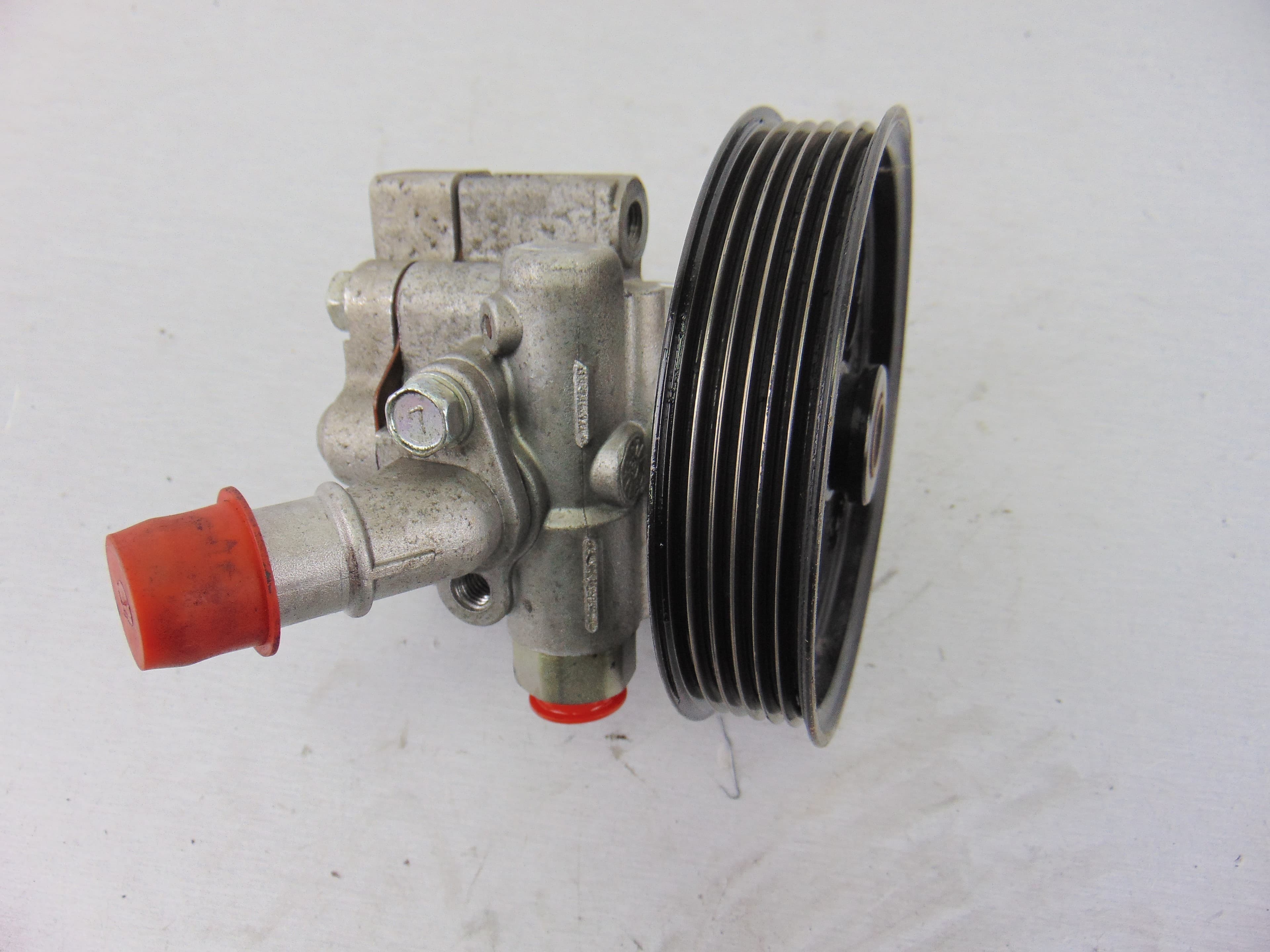 Bomba direccion, Opel Insignia Berlina Cosmo 2010 usado 2